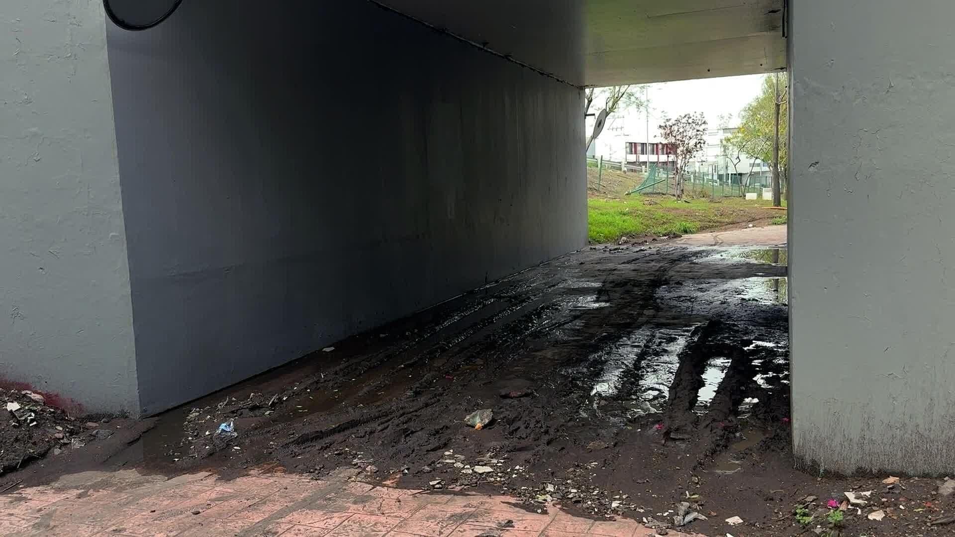 Un Puente Vial de Bernardo Quintana en Querétaro Fue Afectado por las Lluvias