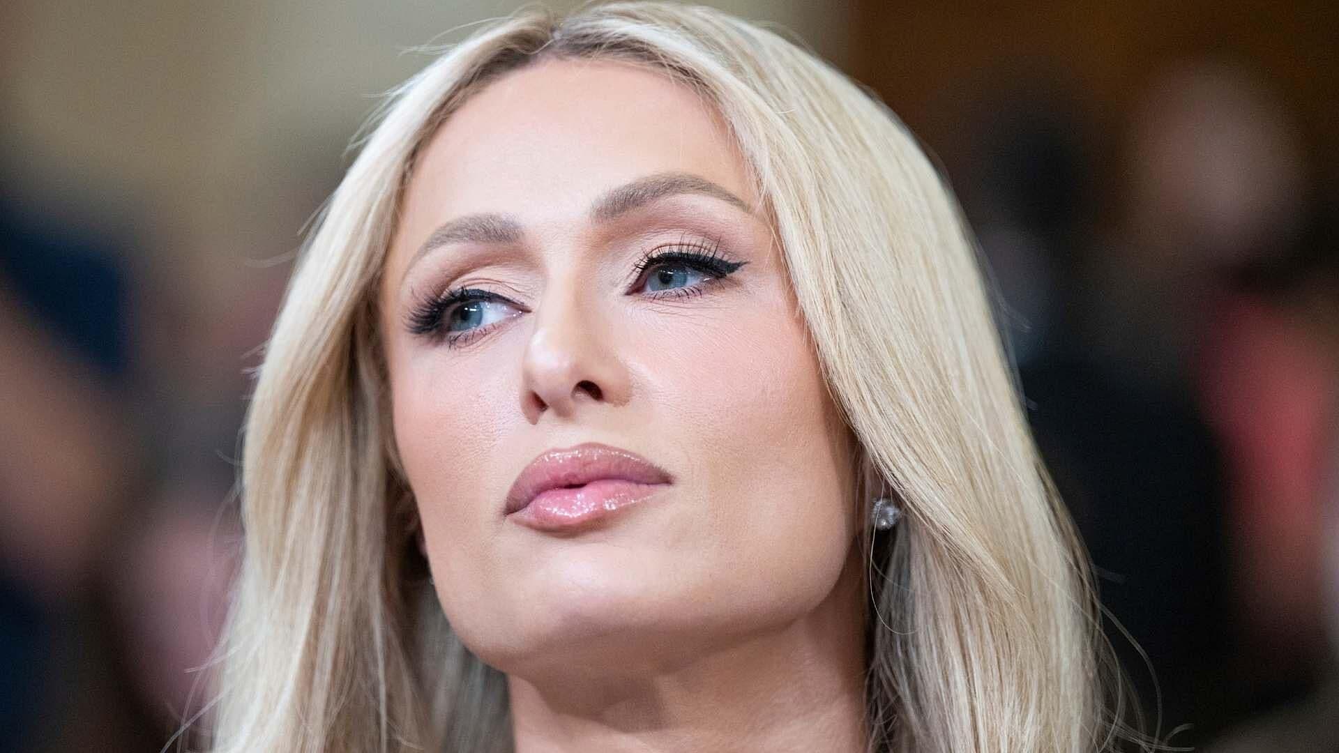 Paris Hilton Viaja con Su Bebé en su Avión Privado