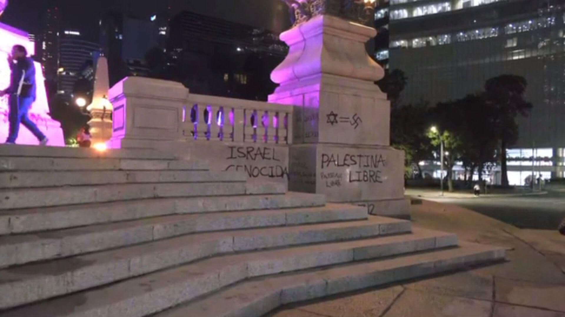 Pintas en El Ángel tras Manifestación pro Palestina en Paseo de la Reforma, CDMX
