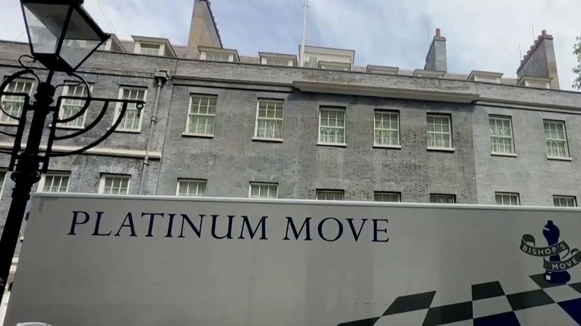 Familia del Primer Ministro de Gran Bretaña se Muda a Residencia de Downing Street