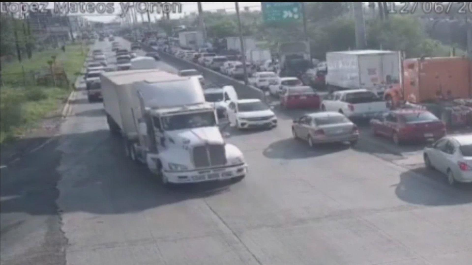 Muestran Video de Impacto entre Tren y Tráiler en Ave. Santa Rosa- Mezquital, San Nicolás