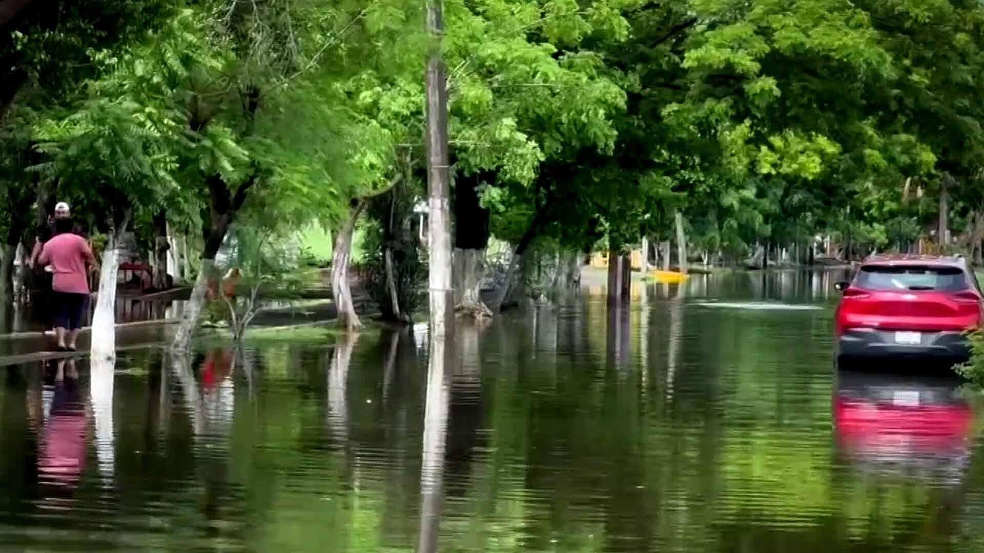 Luego de Estar Seca, la Laguna de Lagartos se Desbordó por las Fuertes Lluvias en Veracruz