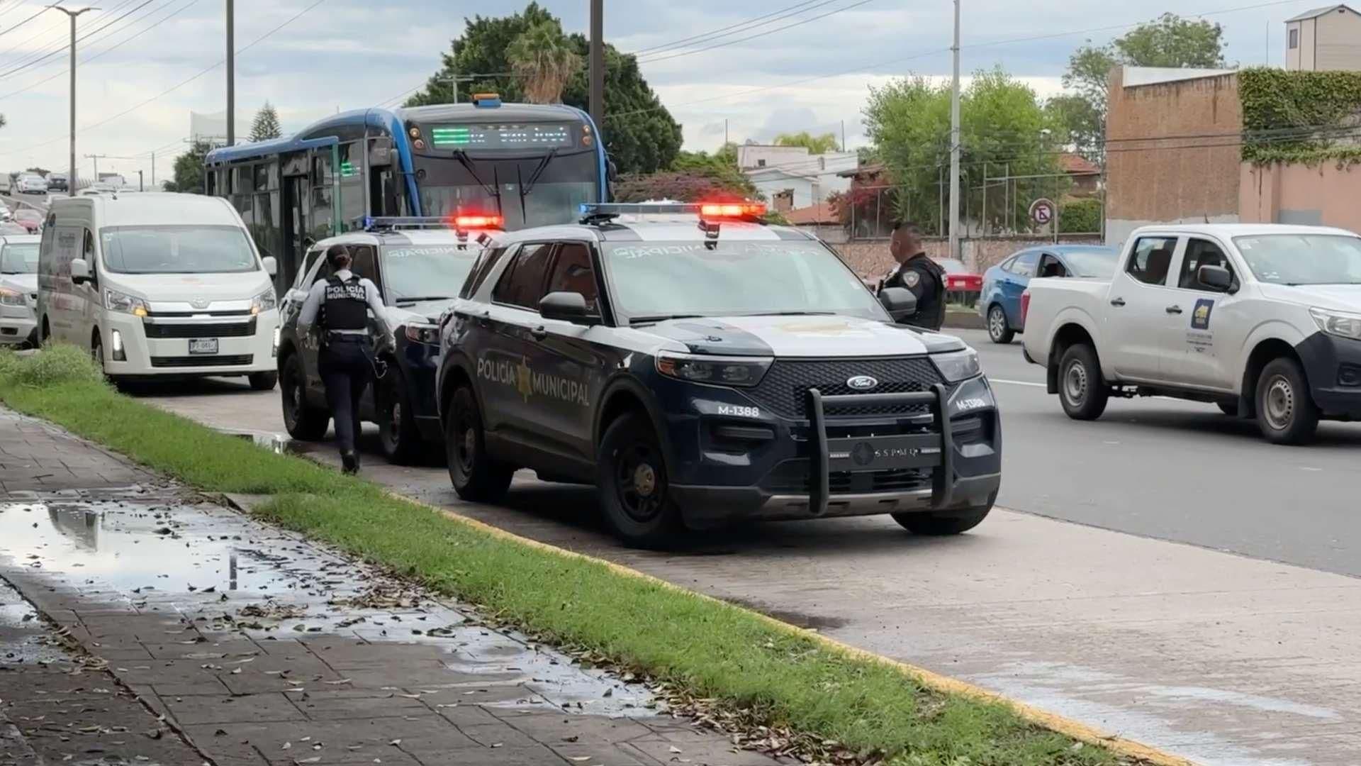 Fuerte Operativo se Registró en el Puente Vial de Av. Constituyentes en Querétaro