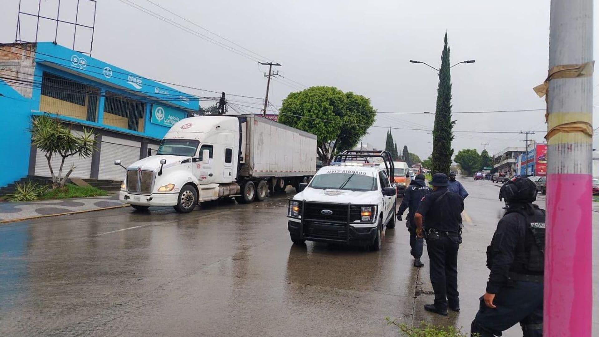 Balaceras y Quema de Autos Provocan Pánico en Zitácuaro, Michoacán