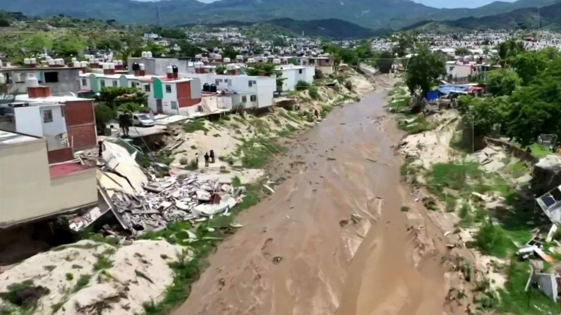 Huracán Erick se Acerca y Algunos en Acapulco se Niegan a Salir por Secuelas del Huracán John