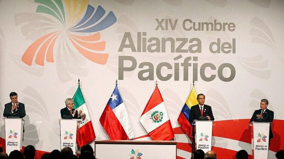 "AMLO no Iba a Entregar Alianza del Pacífico a Boluarte"