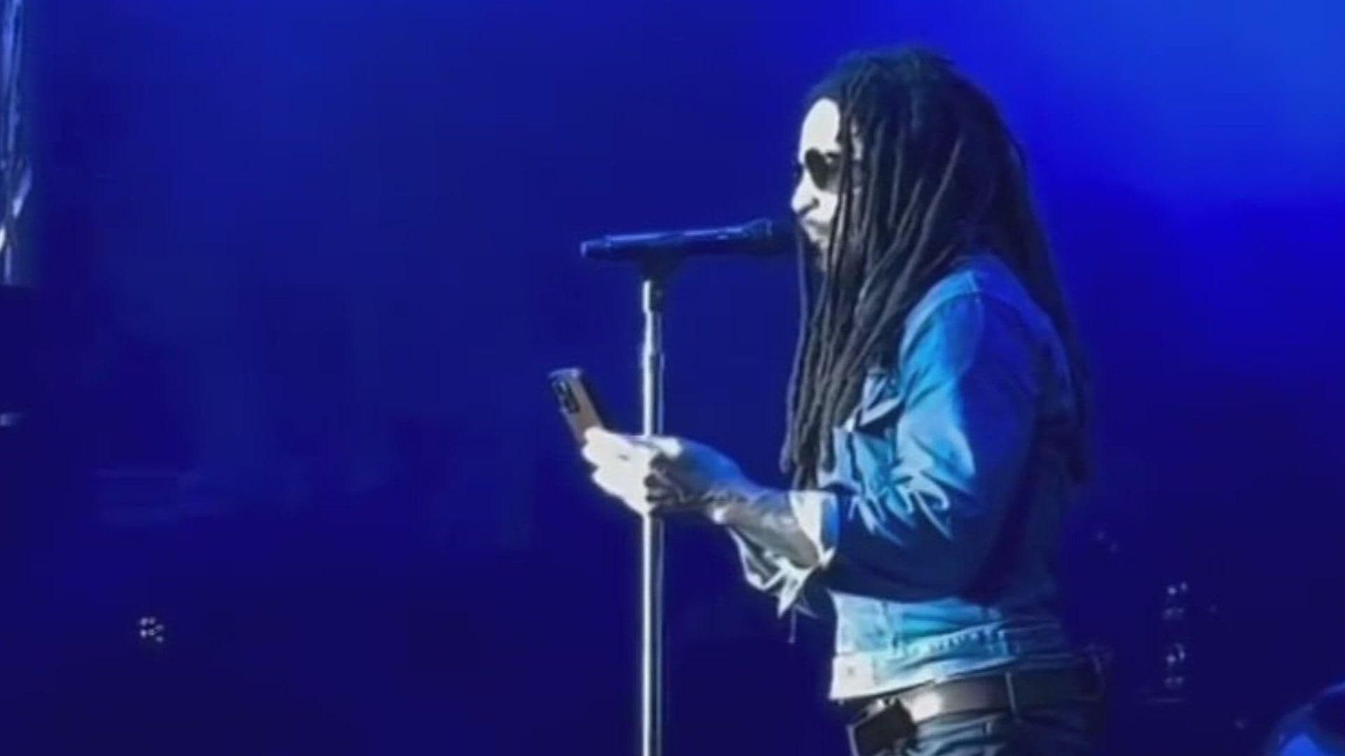 Lenny Kravitz Contesta Llamada de Denzel Washington en Pleno Concierto