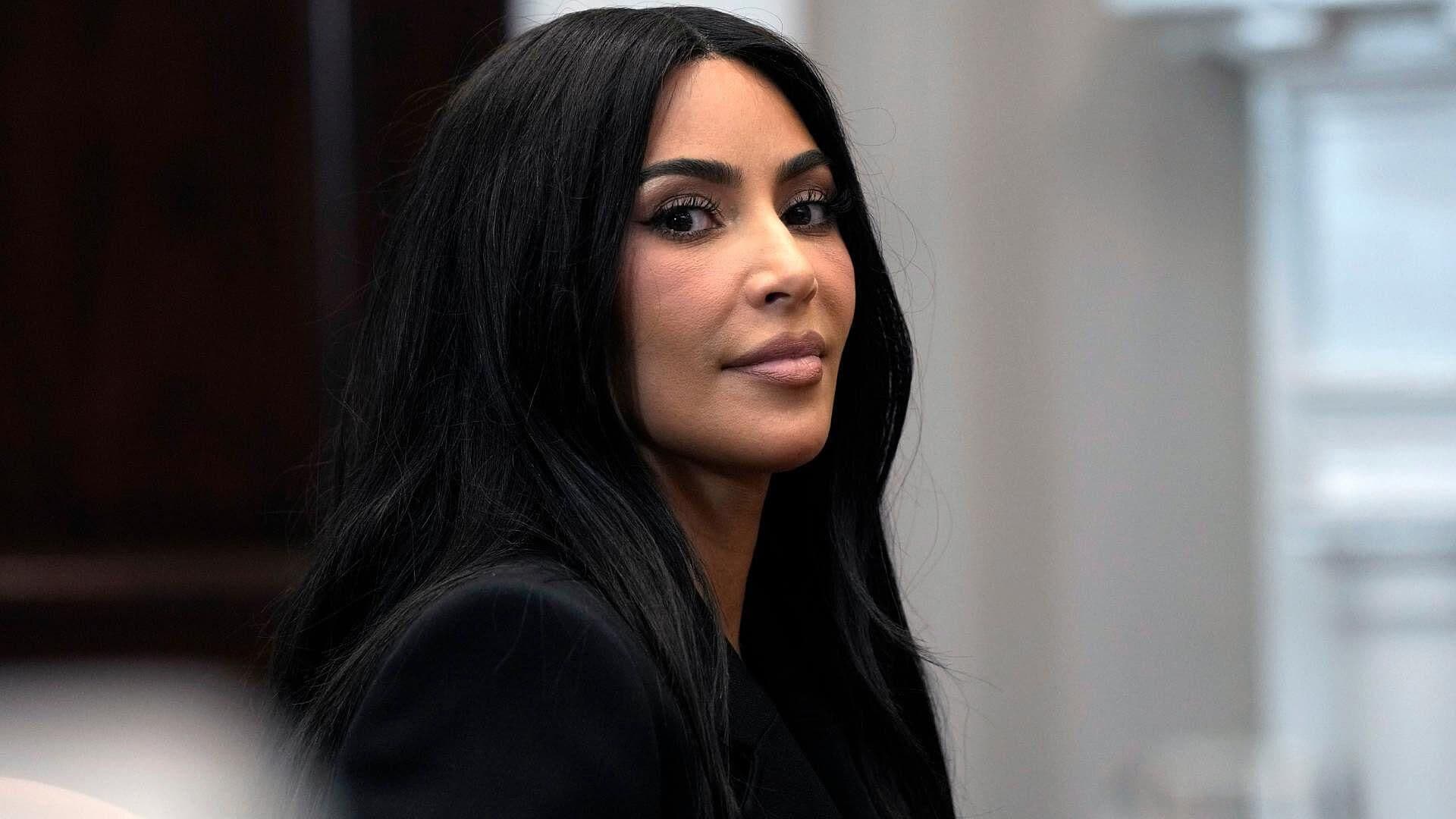 Las Kardashian y Christian Nodal Coinciden en los 30 Años de Carrera de Andrea Bocelli