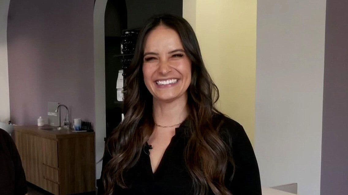 Así Se Ve Gina Holguín Después de su Cambio de Imagen