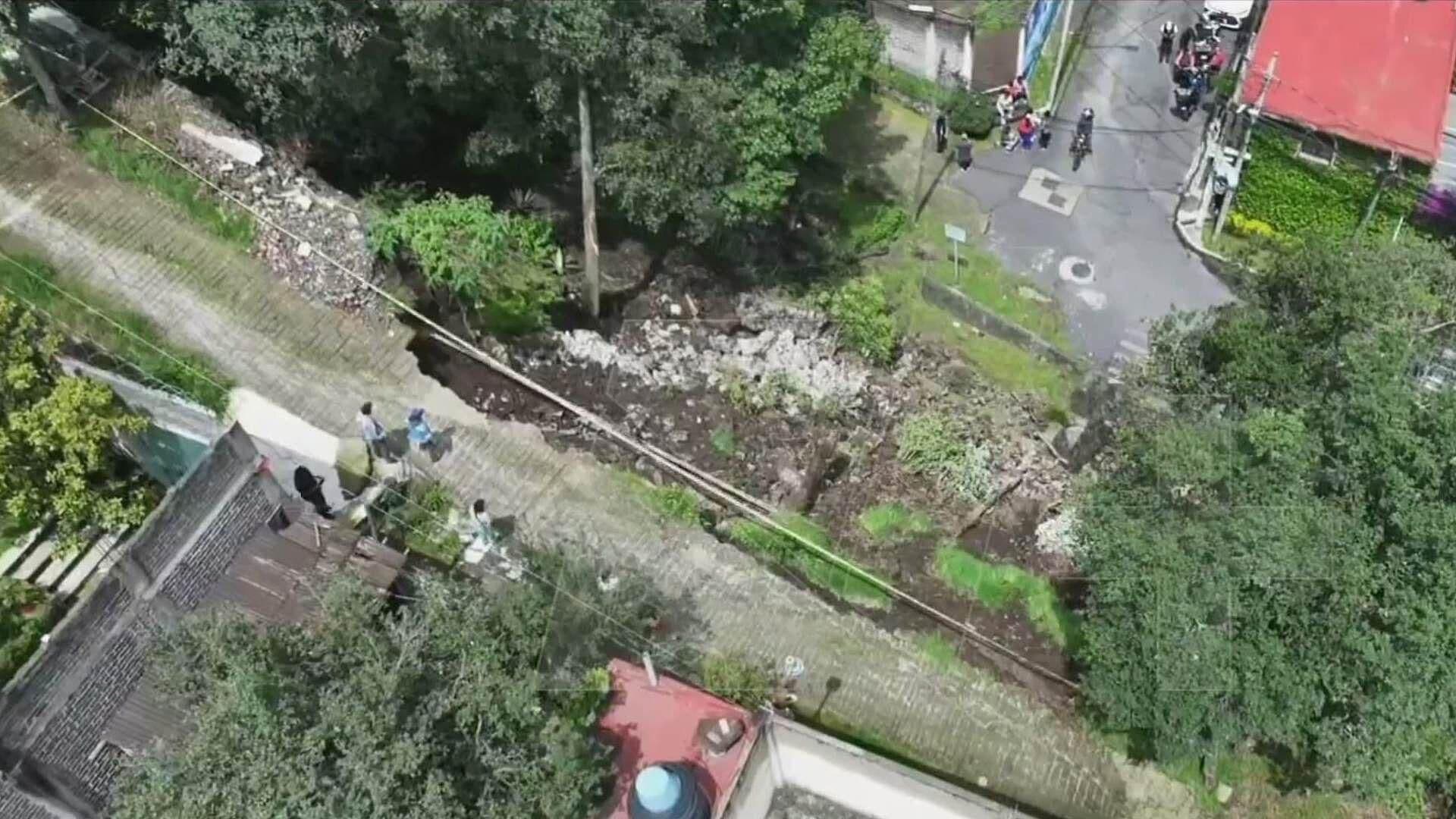 Deslave Enciende Alerta en Bosque del Pedregal, Tlalpan: Calle y Barda se Vinieron Abajo