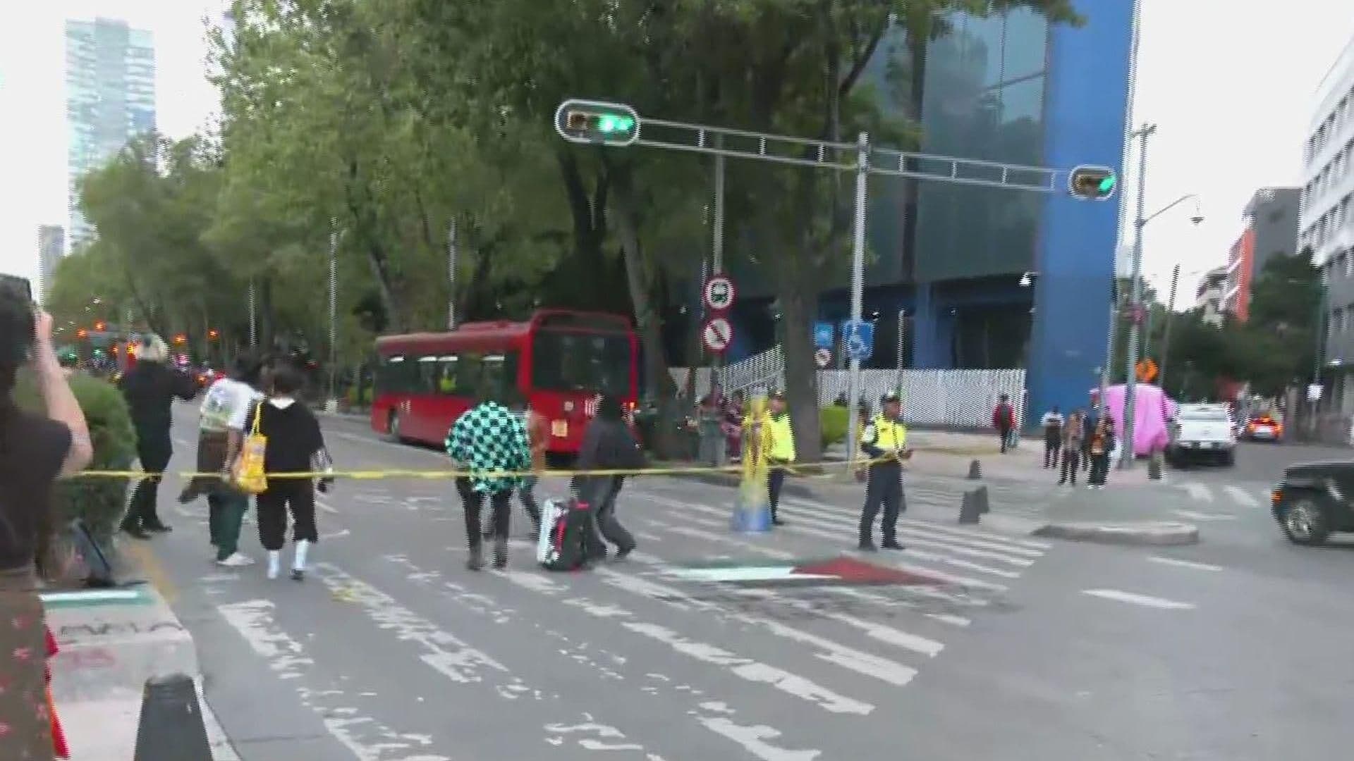 Manifestantes Pro Palestina Cierran la Circulación en Reforma, a la Altura del Senado