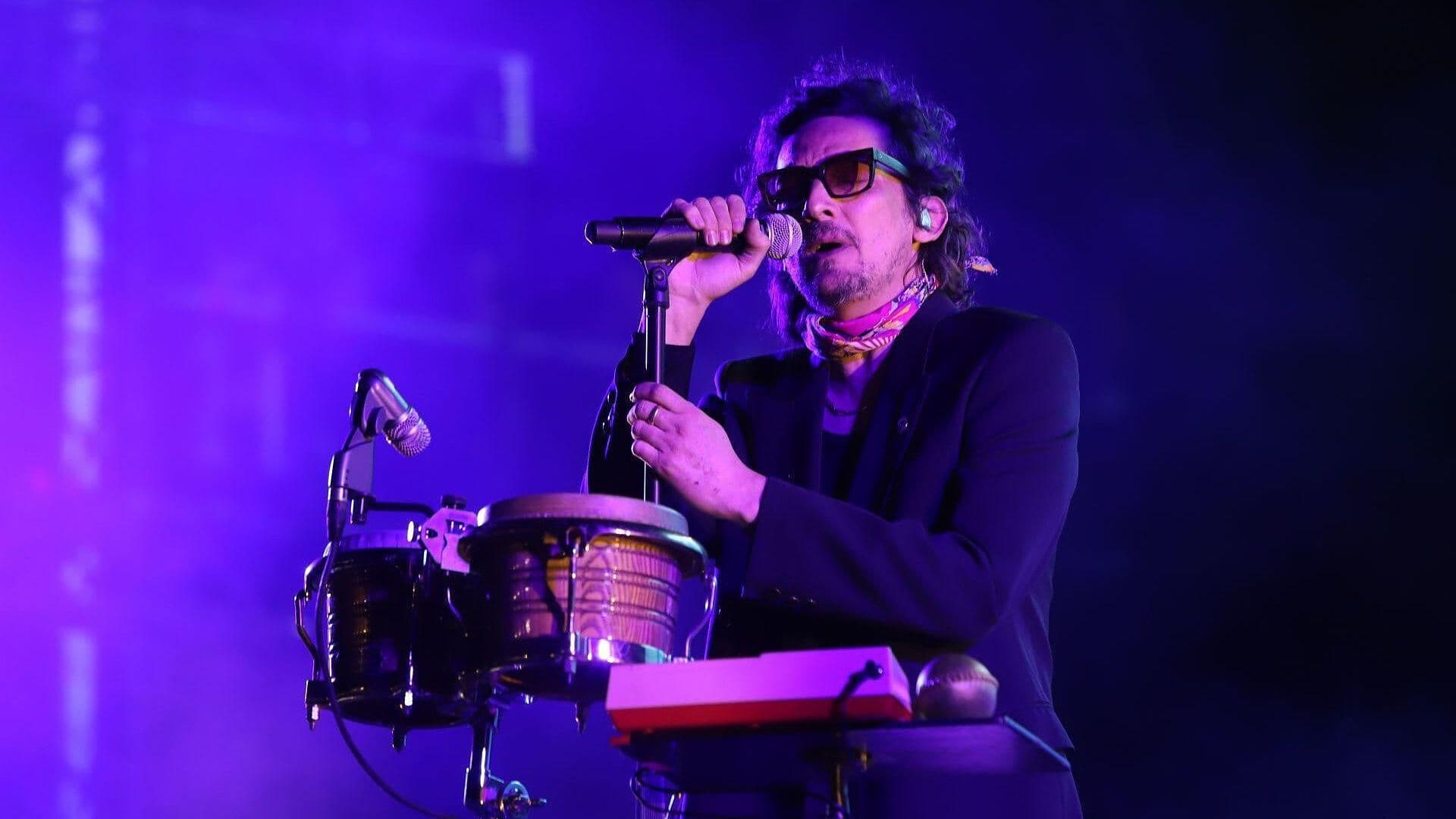 Acusan a León Larregui de Hacer Playback en Presentación