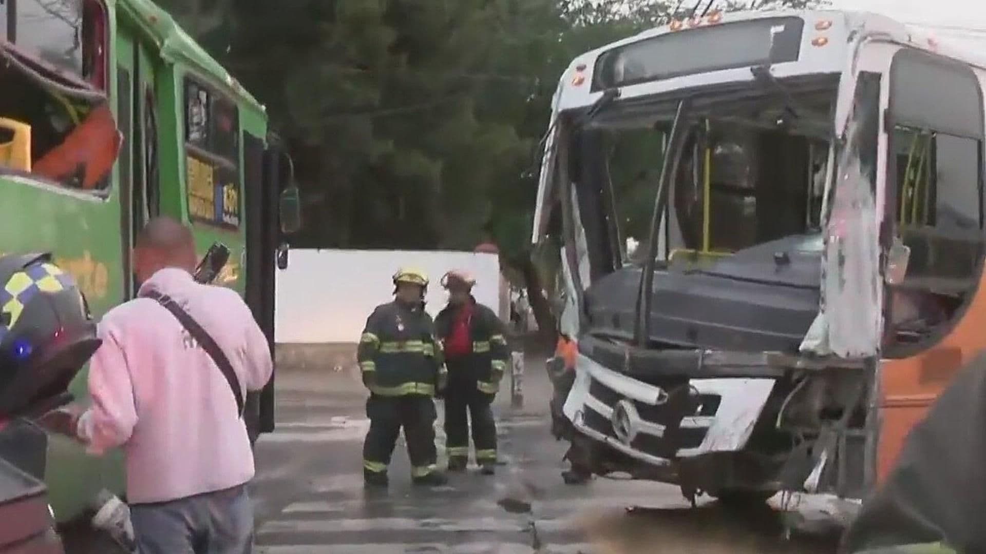 Fuerte Choque Entre Dos Camiones Deja al Menos 20 Personas Lesionadas ...