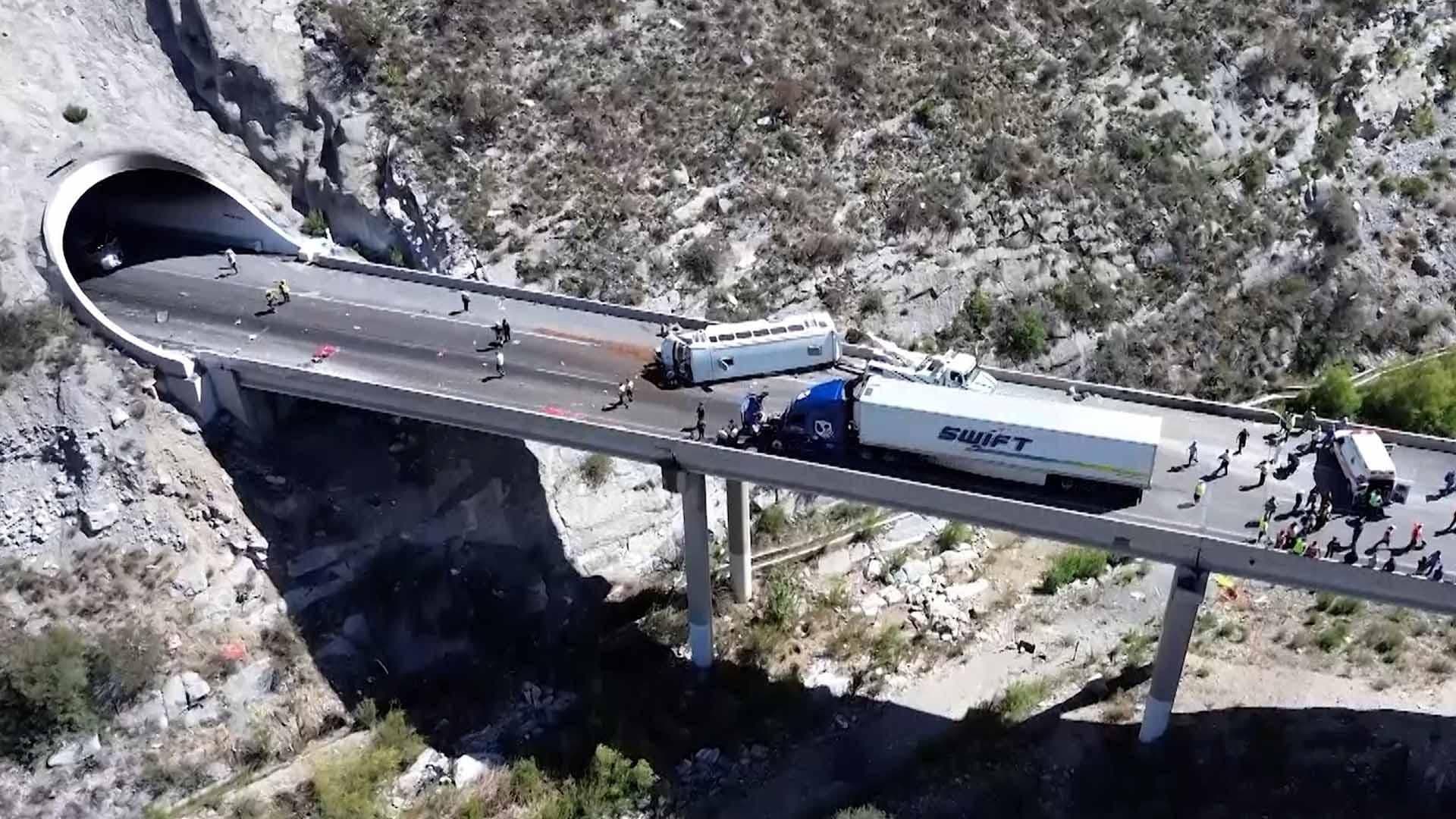 Suman Cuatro Muertos tras Accidente de Tráiler en Los Chorros