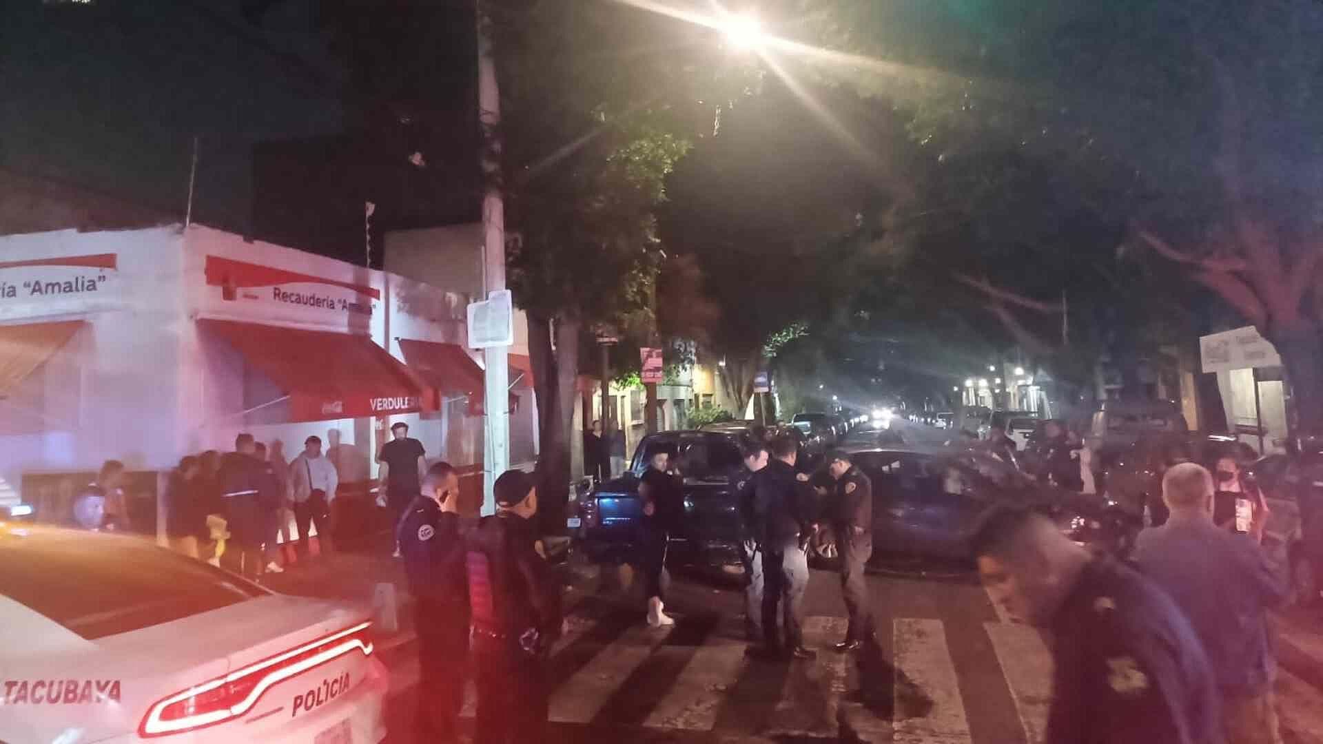 CDMX: Patrulla se Pasa Alto de Semáforo y Choca contra Auto en Colonia ...