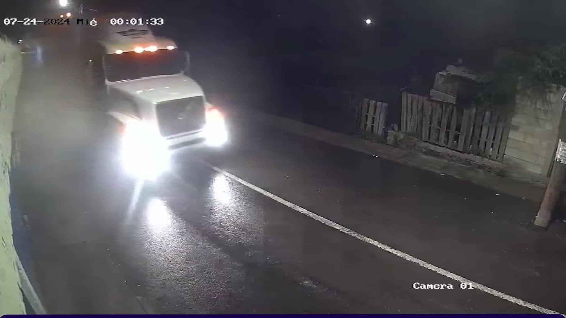 Video: Tráiler se Lleva Cables de Luz Provocando un Apagón en la Colonia Las Rosas