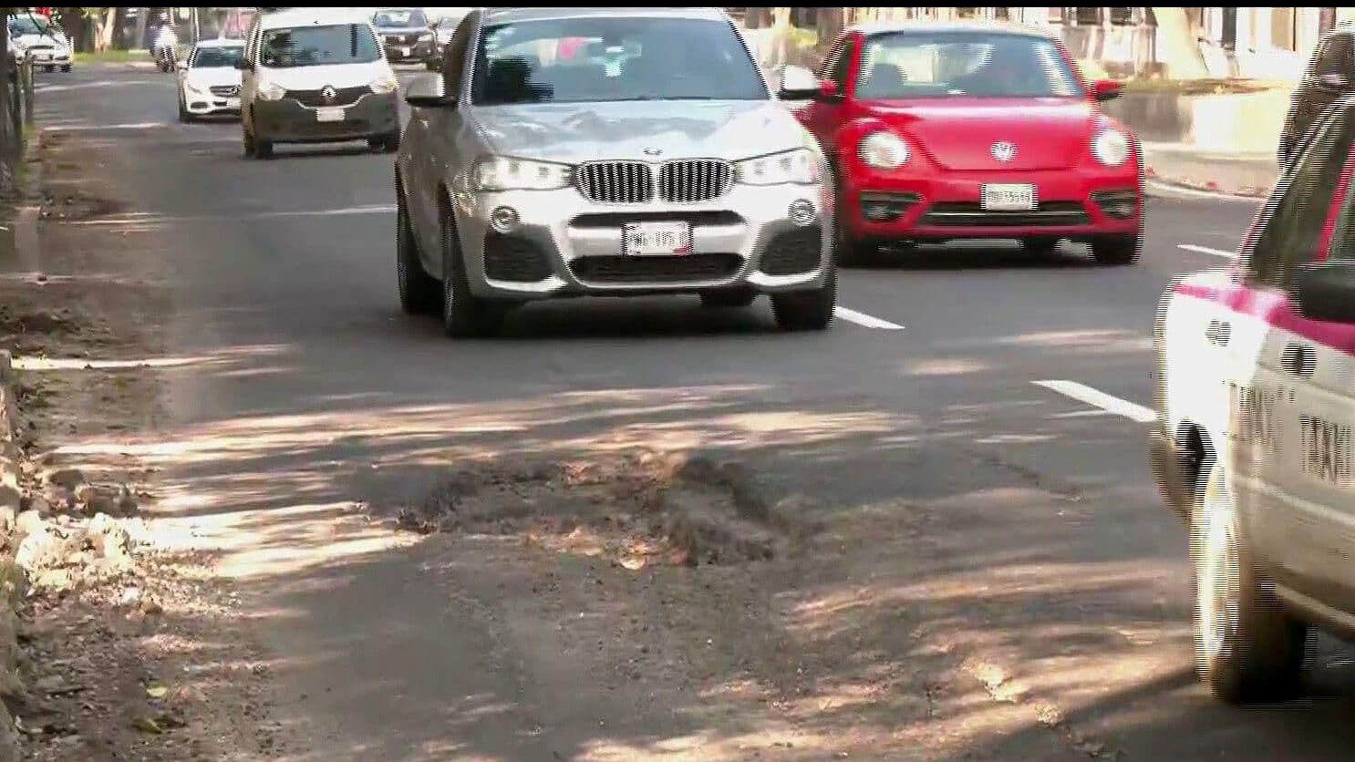 ¡Cuidado! Se Abre Enorme Bache en Insurgentes Norte en la GAM
