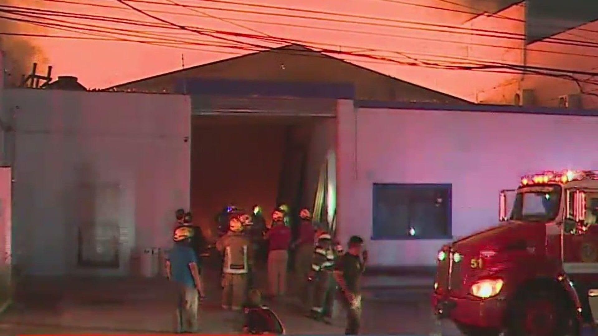 Incendio en Tarimera; Investigan a Cliente por Presuntas Amenazas en Escobedo, NL