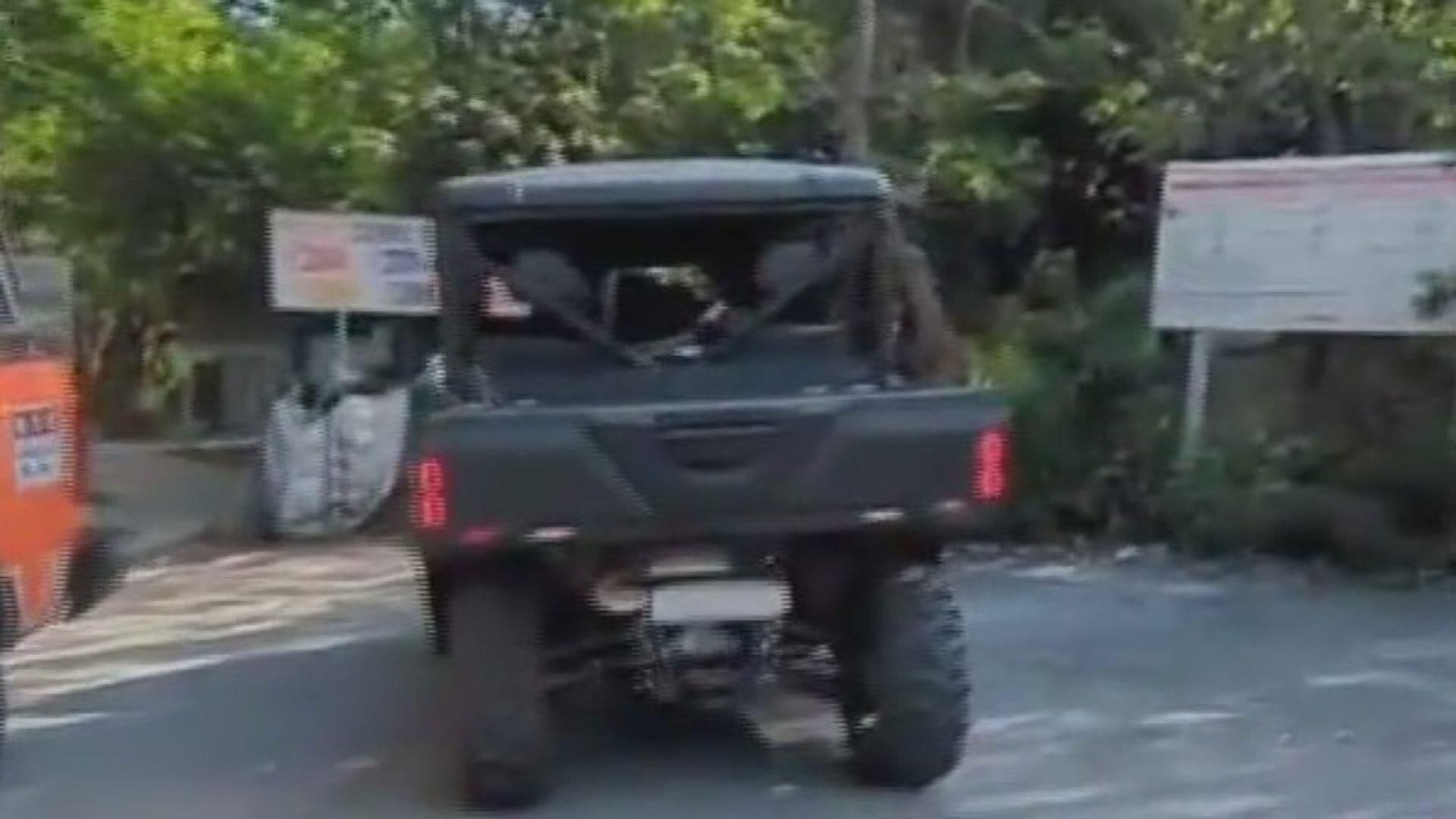 Desbarranca Camioneta en Cola de Caballo; Resultan Ilesos 8 Adultos y 5 Menores en Santiago, NL