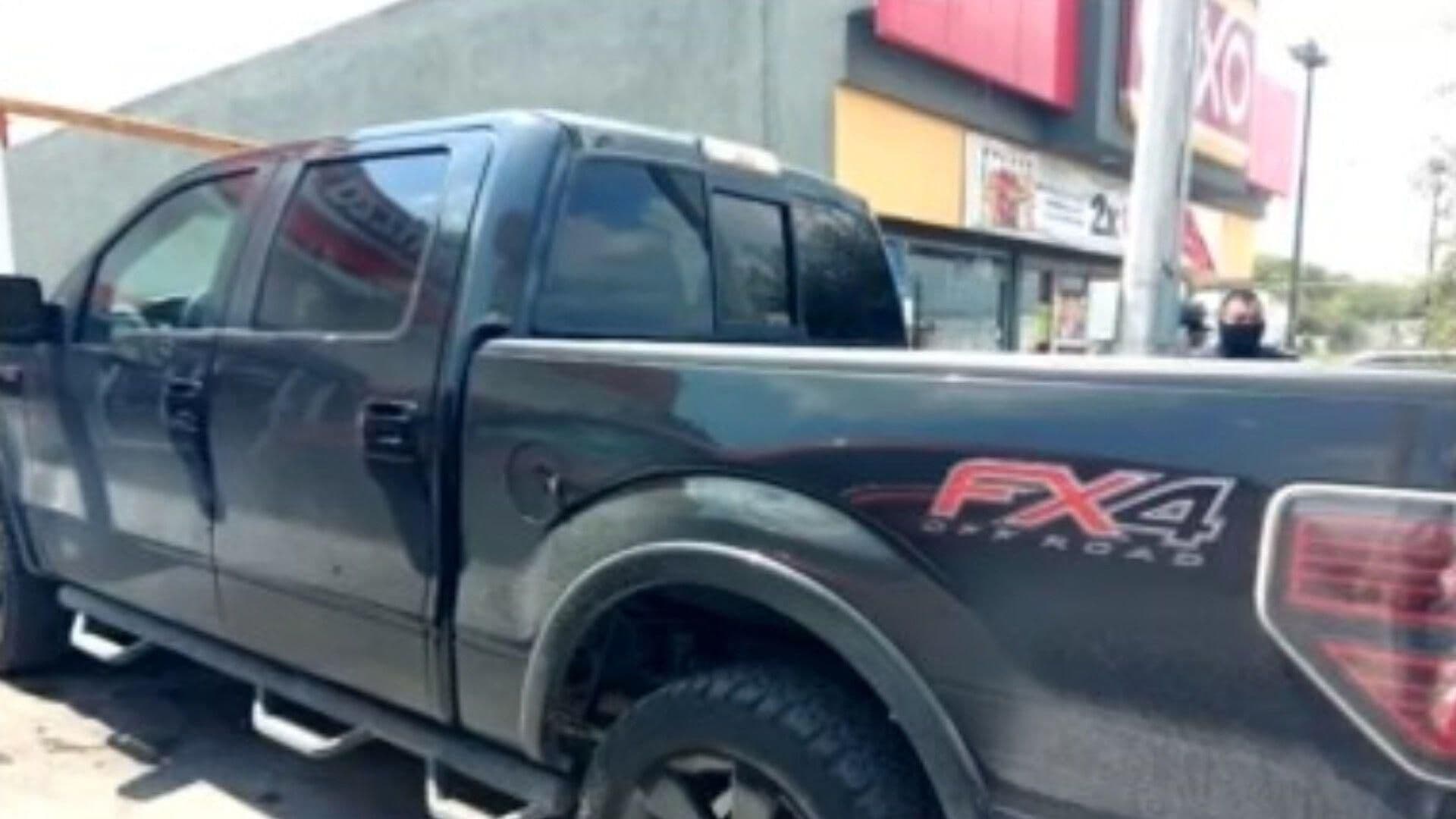 Detienen a Tres Presuntos Asaltantes en Camioneta con Reporte de Robo ...