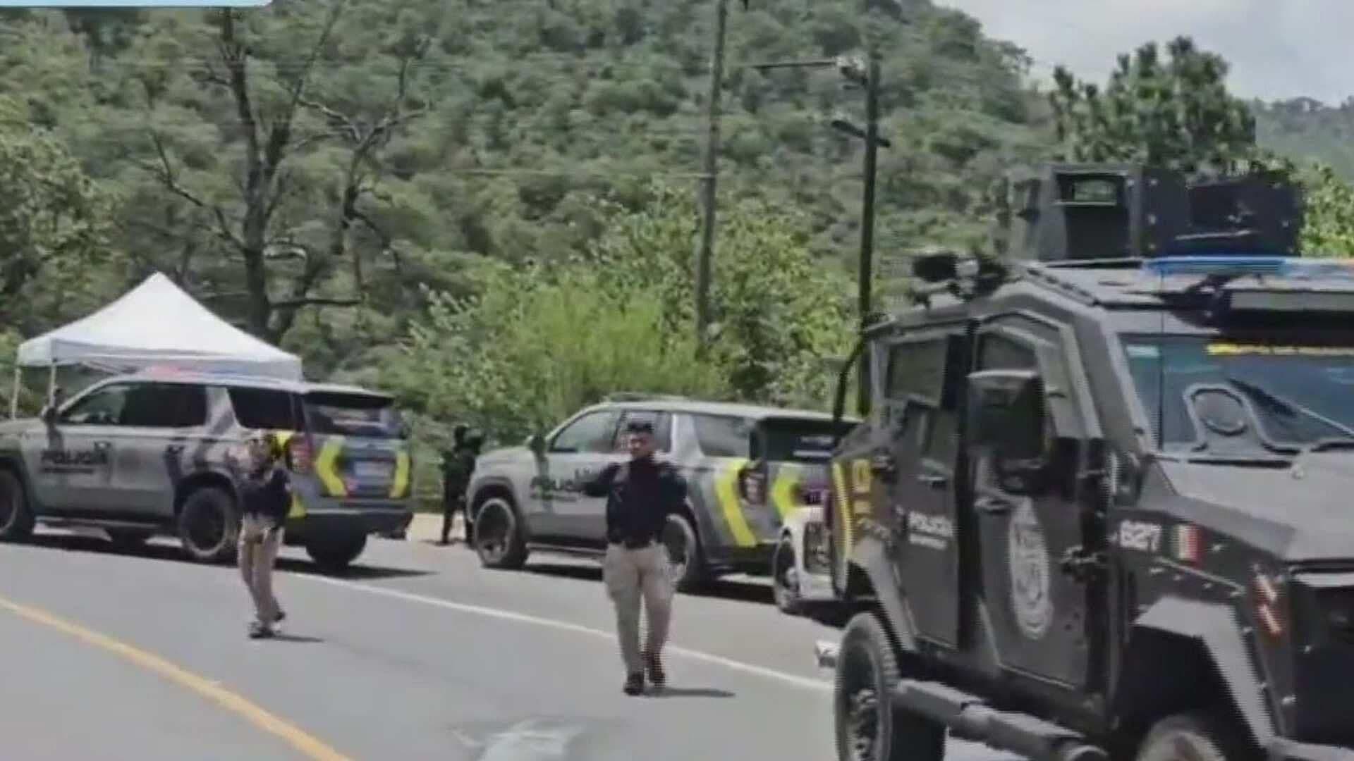 Hallan Cuerpo en Maleta en la Cola de Caballo en Santiago, NL