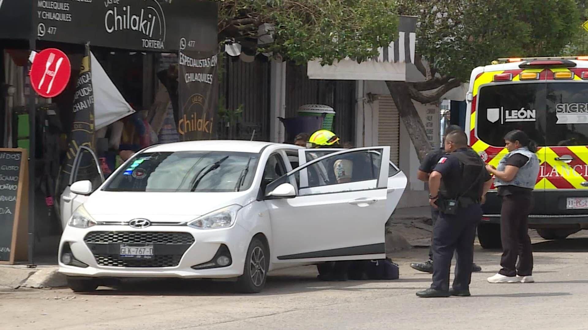 Nutriólogo es Asesinado a Balazos Cuando Llegaba por su Mamá en la Colonia Azteca en León