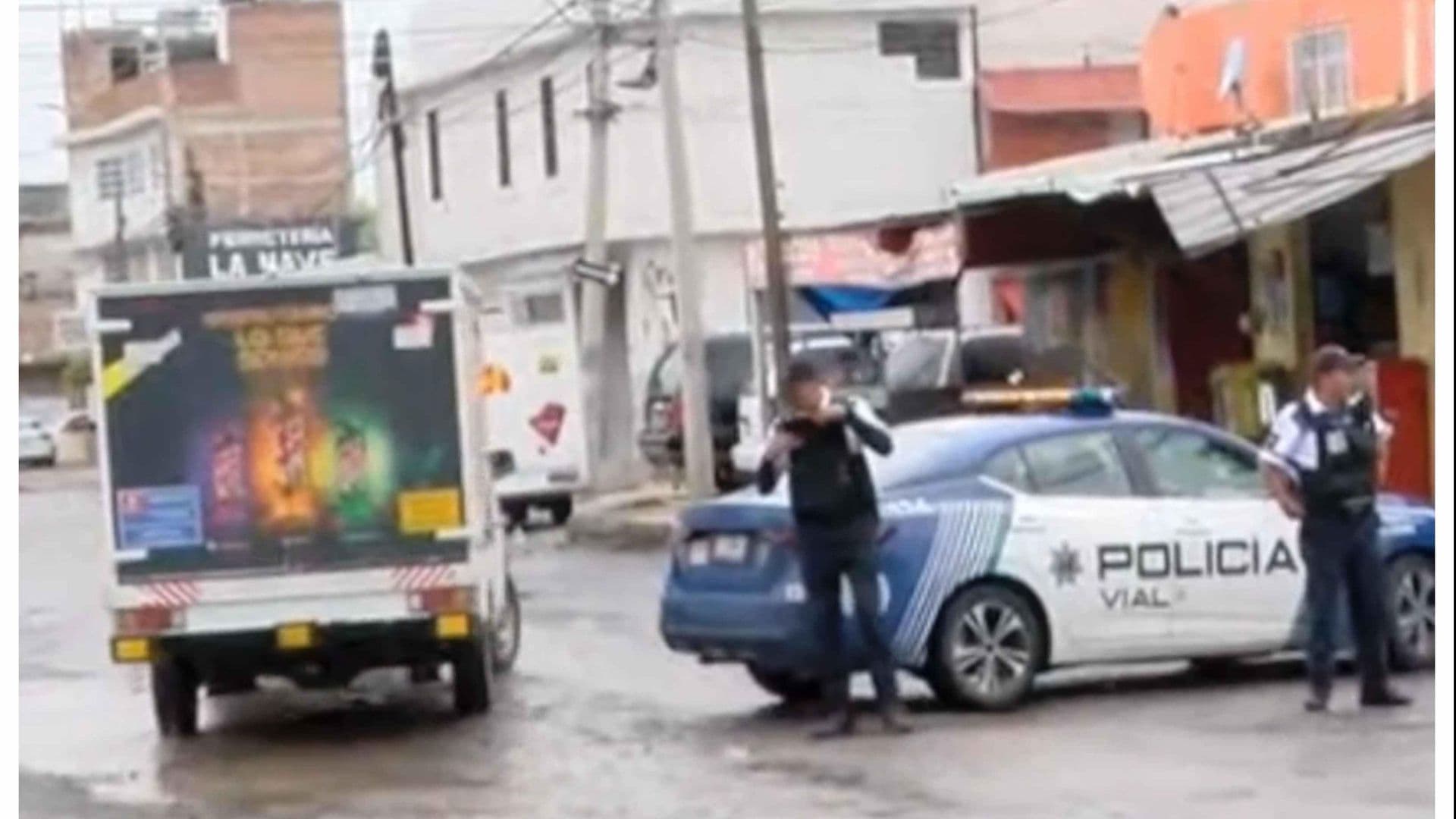 Socavón en la Avenida Atononilco se Encuentra en Reparación y Cierran Vialidades