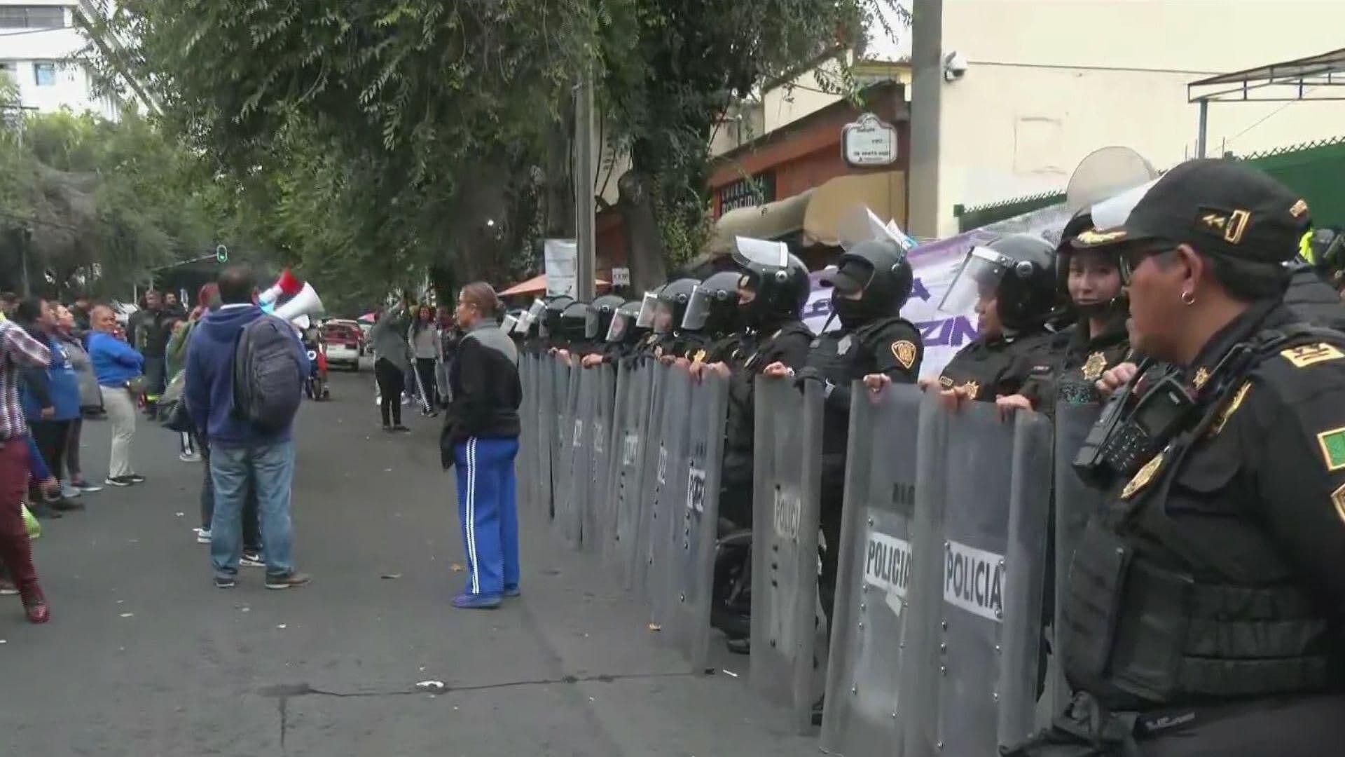 Resguardan Juzgados en la Doctores, CDMX, por Protestas de Dos Grupos de Manifestantes