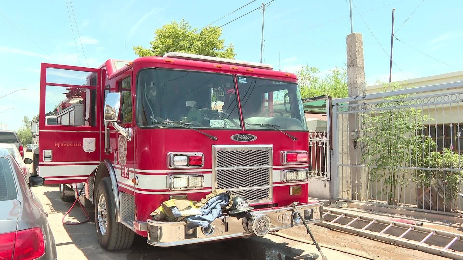 Bomberos Controlan Incendio en Colonia Santa Isabel en Hermosillo