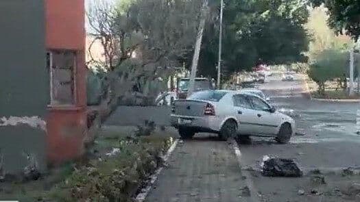 Vecinos de Las Rosas Amanecen con Departamentos Inundados