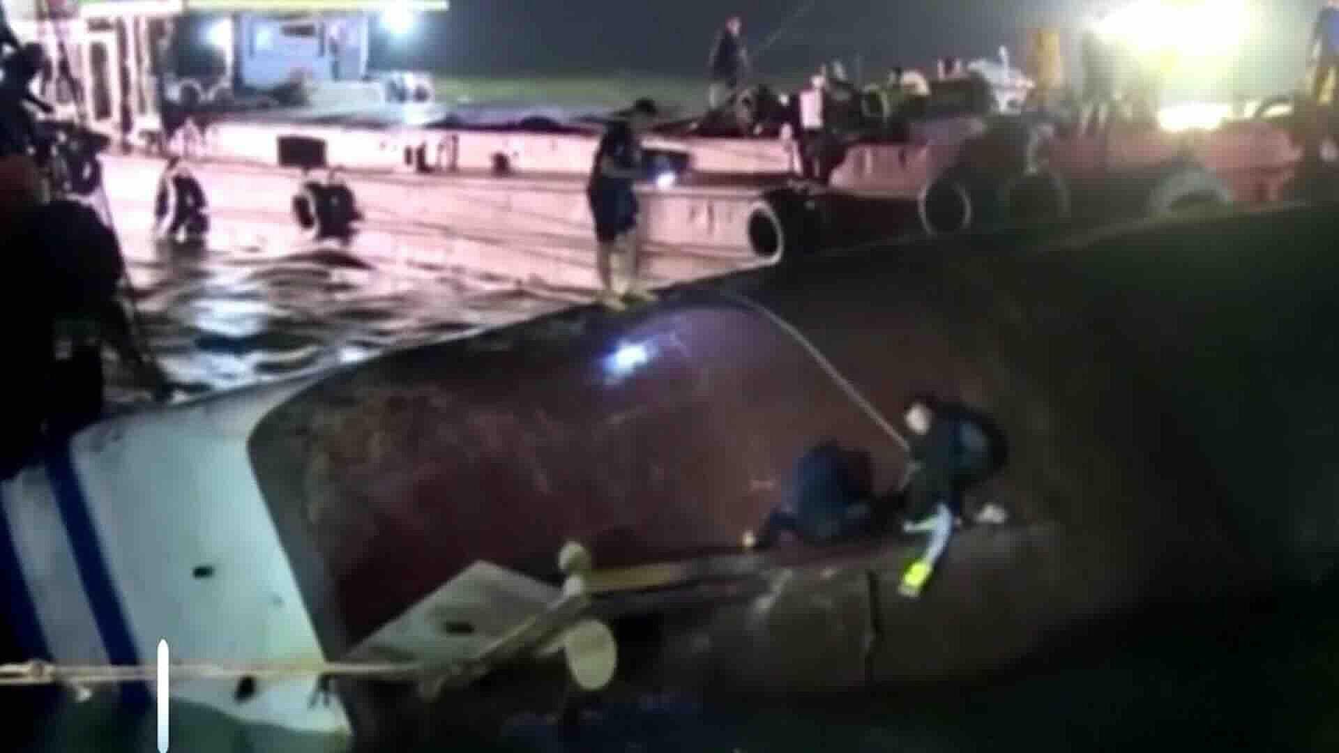 Recuperan Embarcación Turística que Naufragó en Bahía de Ha Long, Vietnam: 38 Muertos