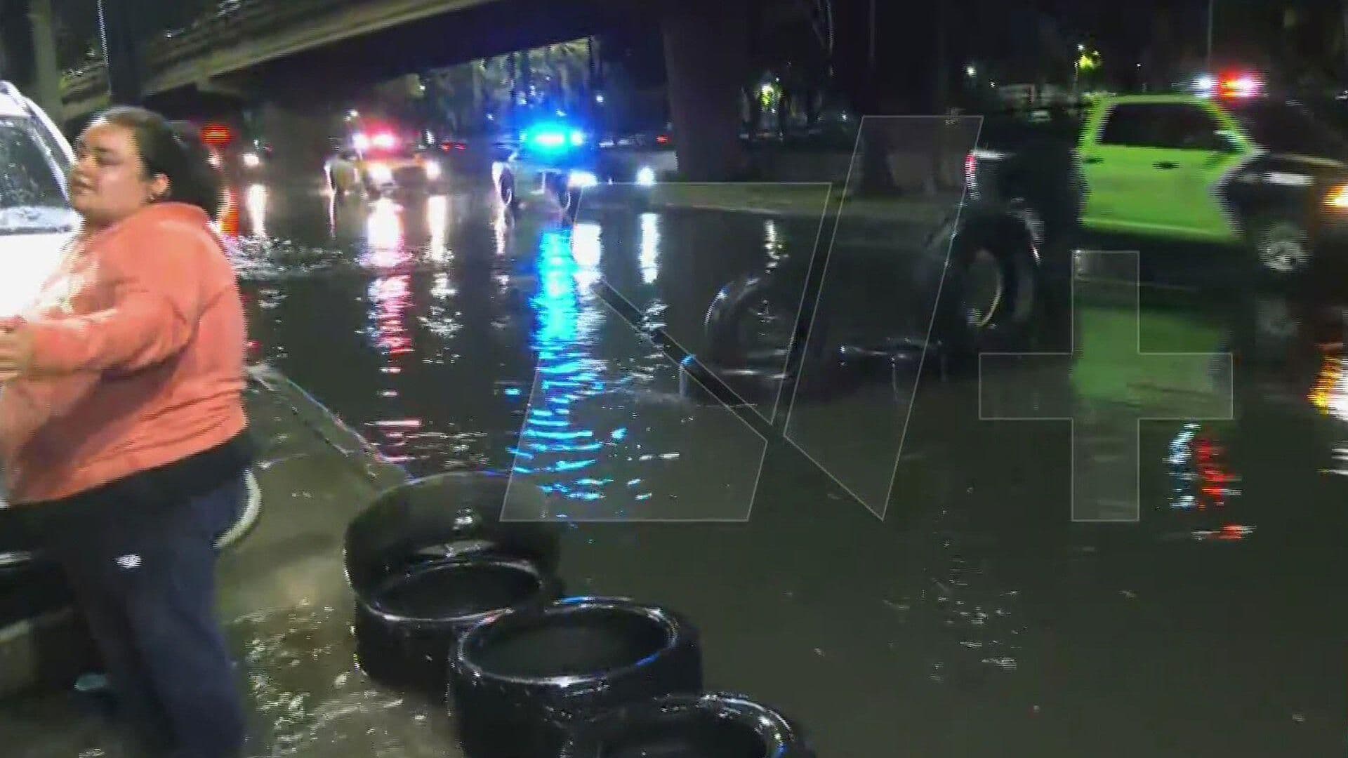 Se Inundan Casas en Santa Úrsula Coapa al Sur de CDMX por las Lluvias