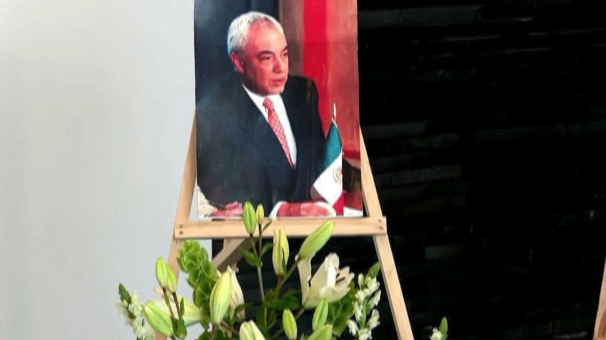 Alejandro González Iñárritu Asiste a Funeral del Periodista Jorge Berry