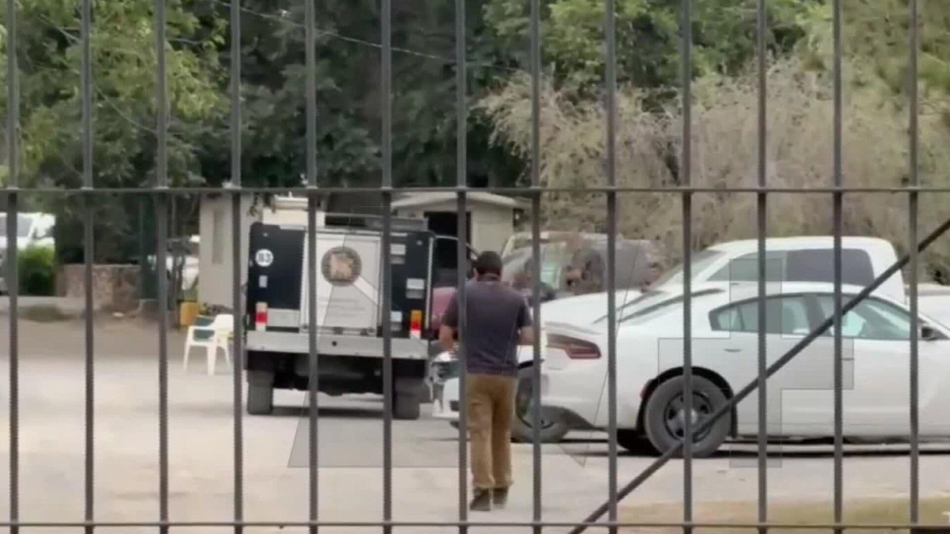 Hombre Irrumpe y Quema Propiedad de Jaime Rodríguez Calderón, Exgobernador de Nuevo León
