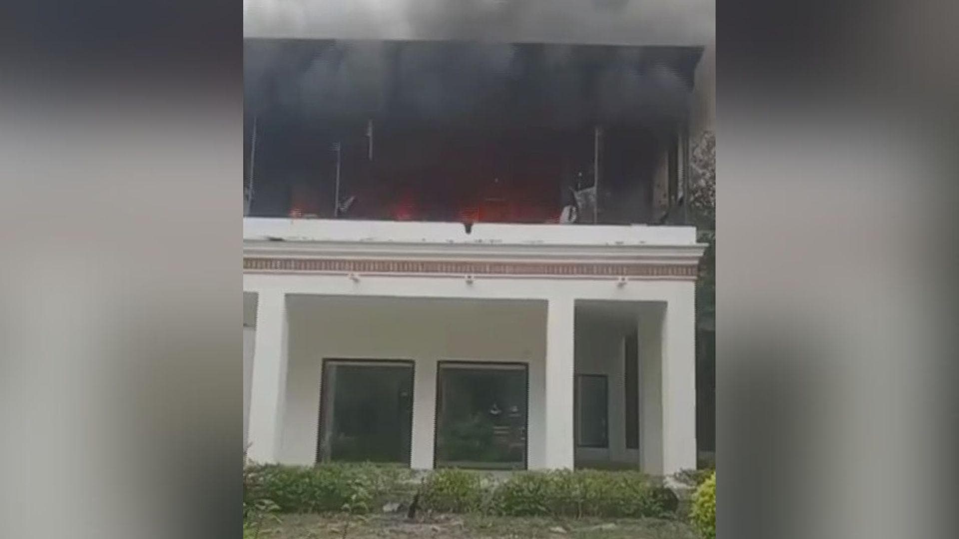 Irrumpen e Incendian Casa de Jaime Rodríguez 'El Bronco', Exgobernador de Nuevo León