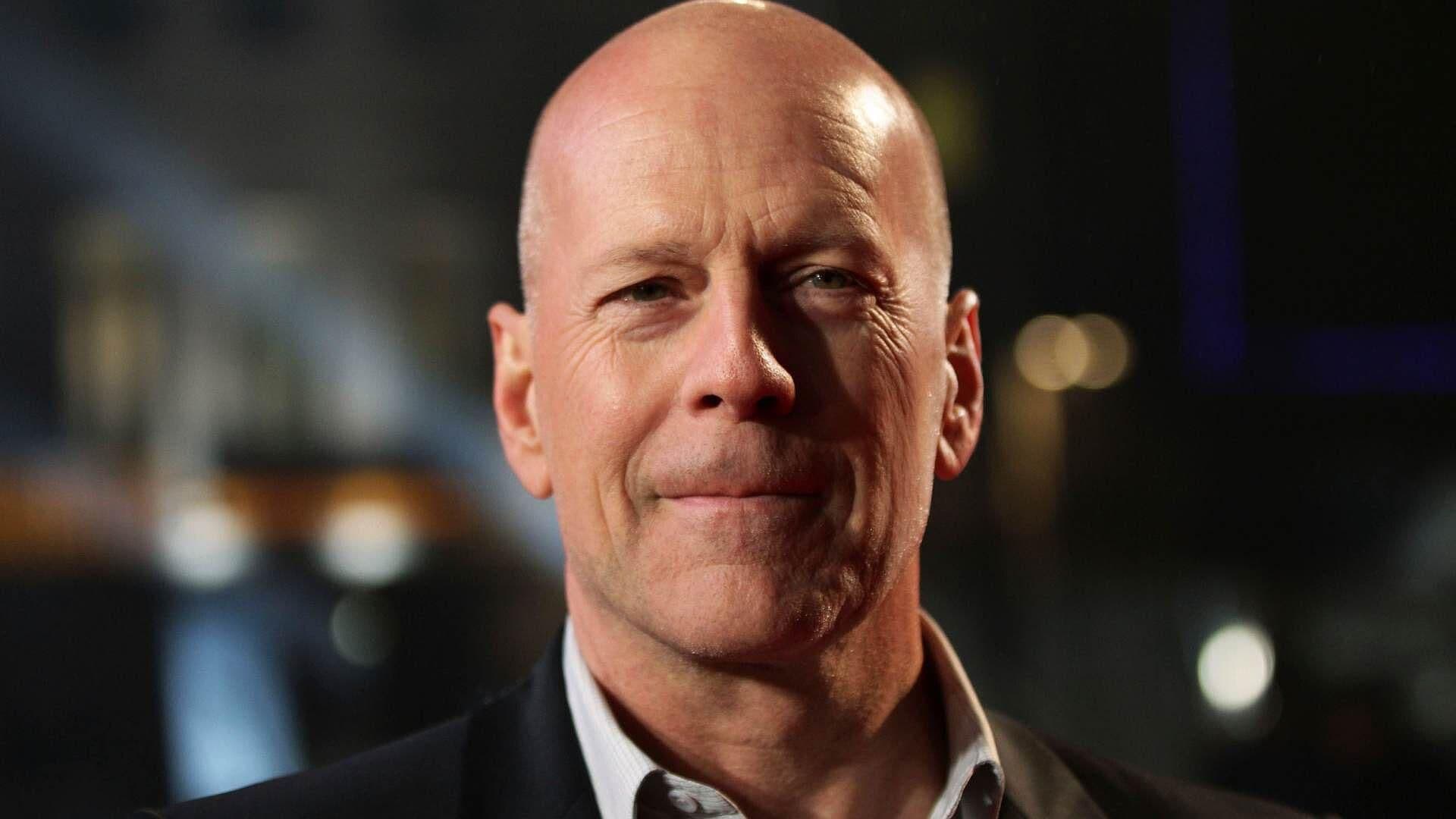 ¿Bruce Willis ya no Puede Hablar, Leer ni Caminar? Más Detalles sobre su Estado de Salud