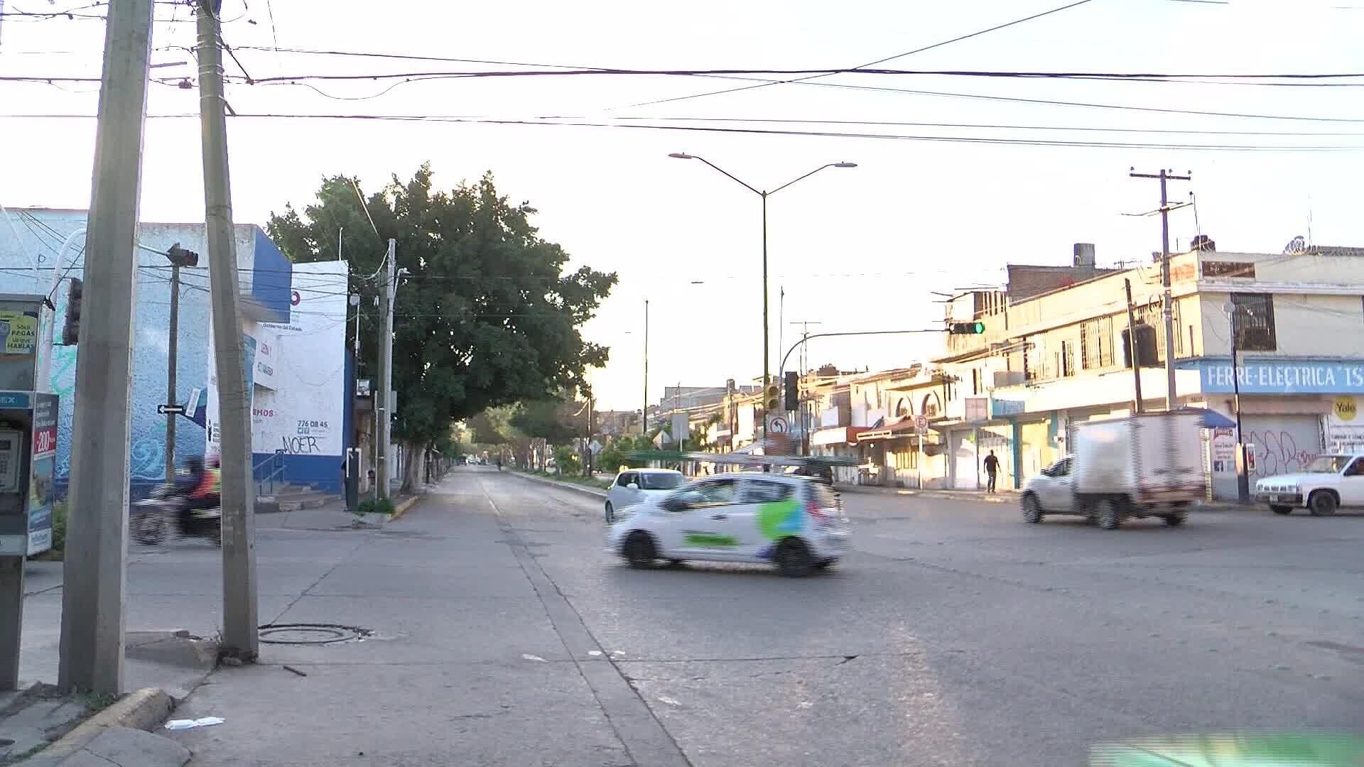 Llevan Años Reportando Poste y Hasta la Fecha no lo Han Cambiado en la León I