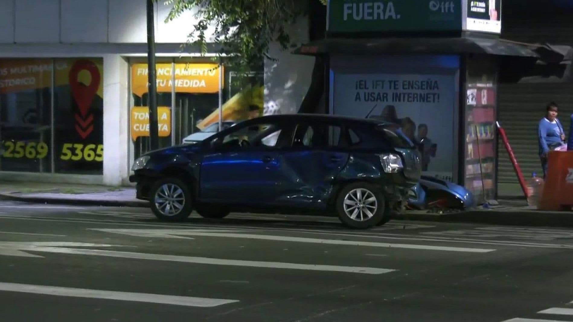 Choque de Vehículos Particulares en Eje Central Lázaro Cárdenas