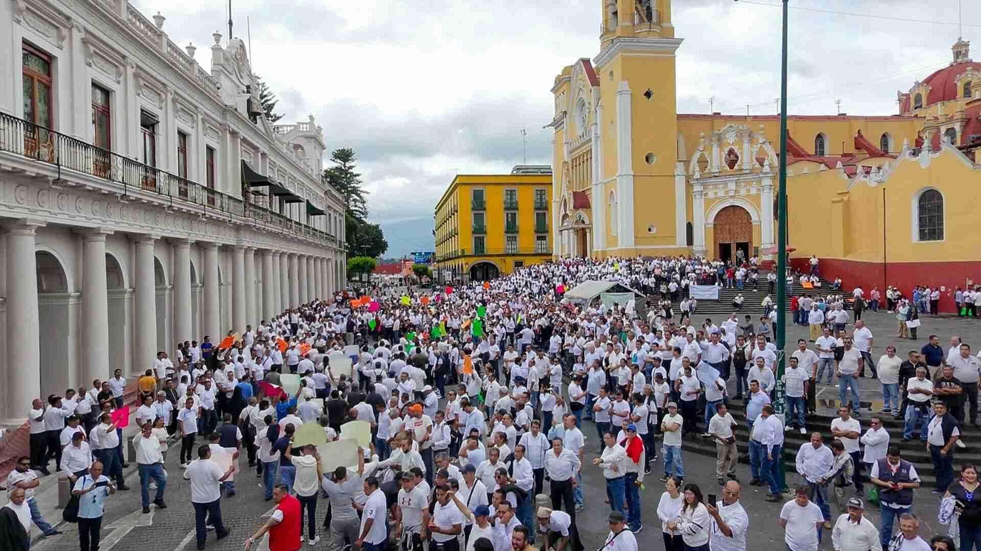 ¡Indignación en Veracruz! Marchan por Muerte de Maestra y Taxista Irma Hernández