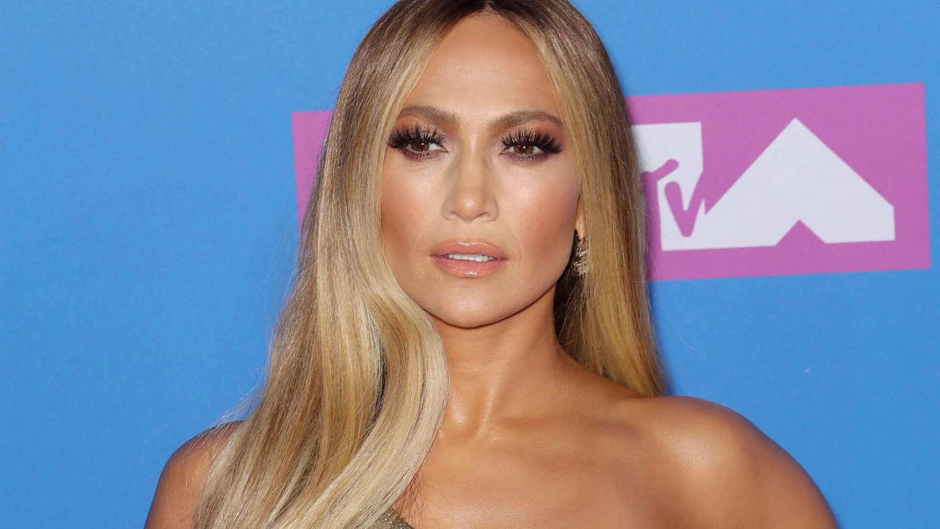 Jennifer Lopez Sufre Incidente en Pleno Escenario; Así Fue el Momento