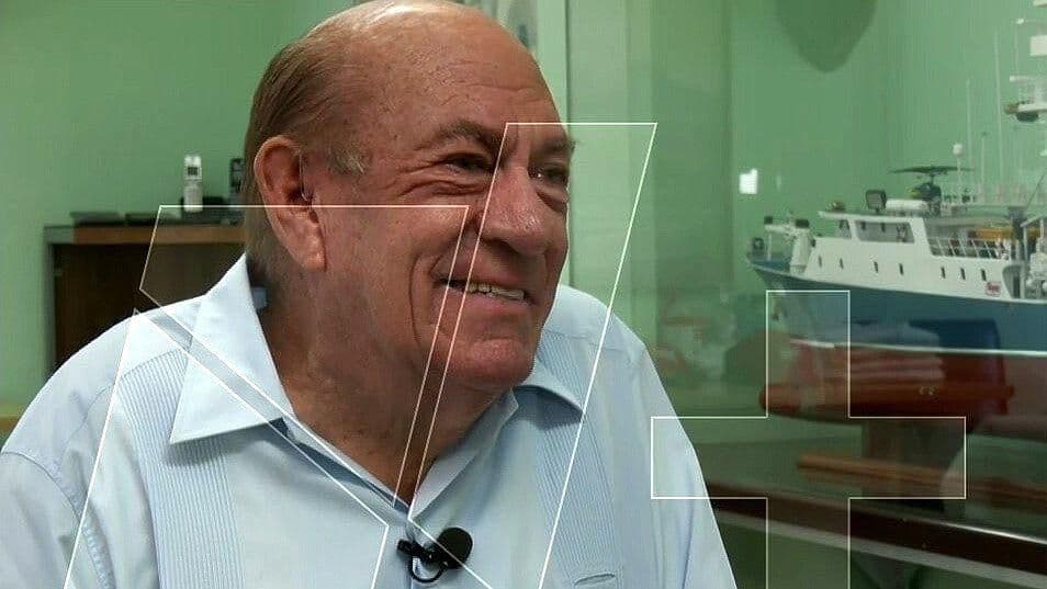 ¿Mexicanos Darán Trabajo al Náufrago Tim Shaddock y su Perrita?