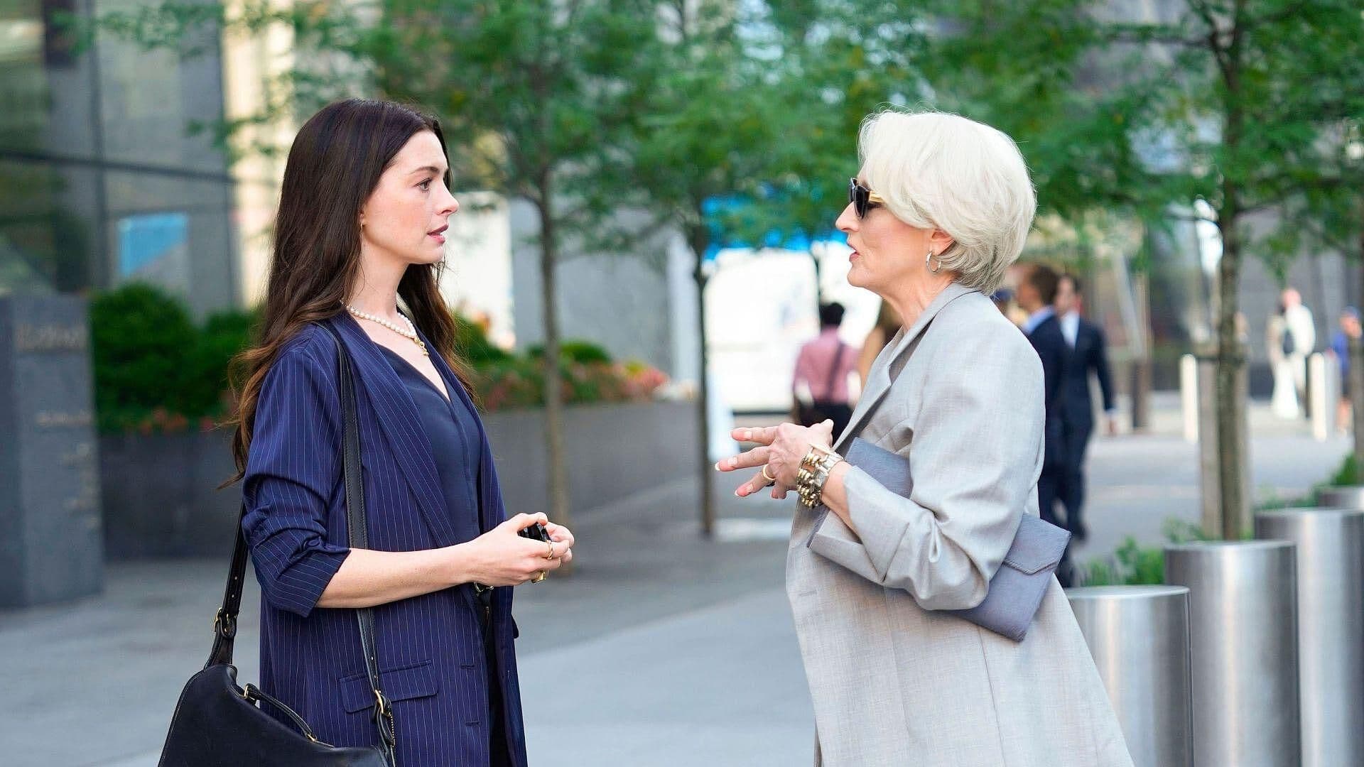 Meryl Streep y Anne Hathaway Graban Secuela en Nueva York; Sorprenden a Fans con Saludos