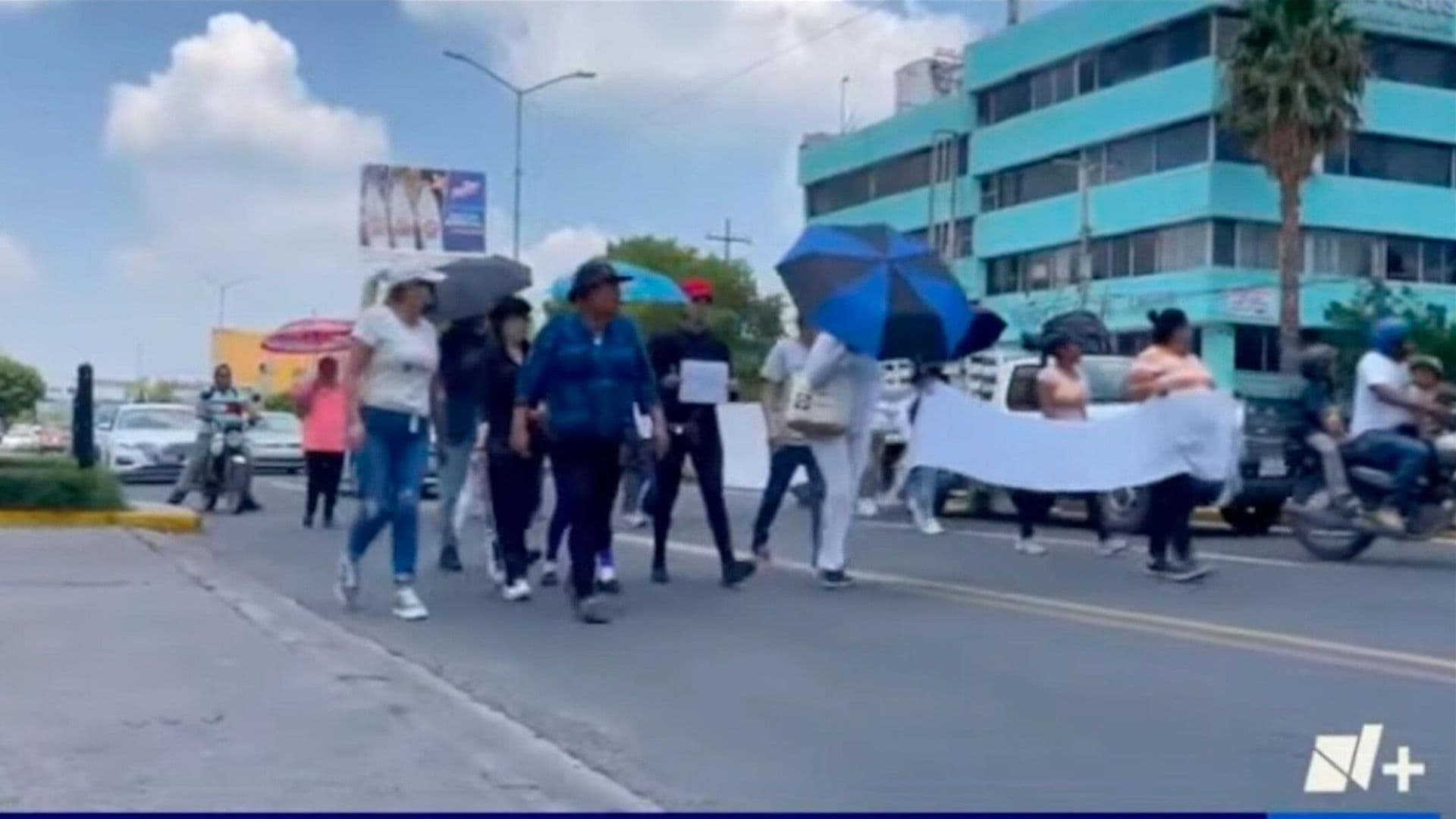 Personas Marchan Para Exigir Justicia Por la Muerte de Alejandro Martínez