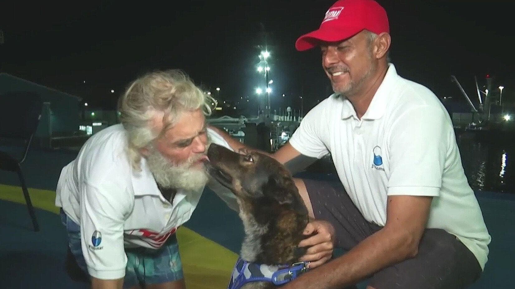Náufrago Australiano, Tim Shaddock se Despide de Bella; la Perrita se Queda en Colima