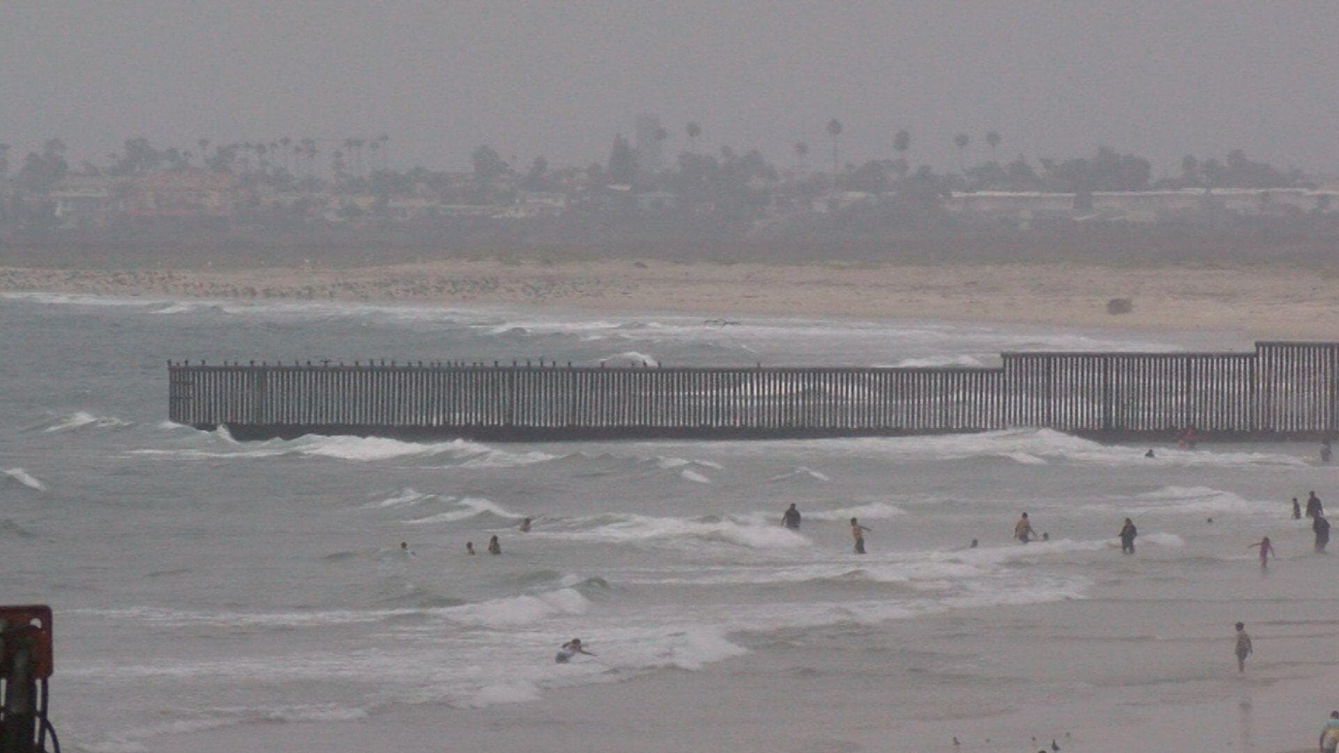 Desaparece Migrante en Mar de Tijuana Tras A Bordar una Moto Acuática Hasta el Muro