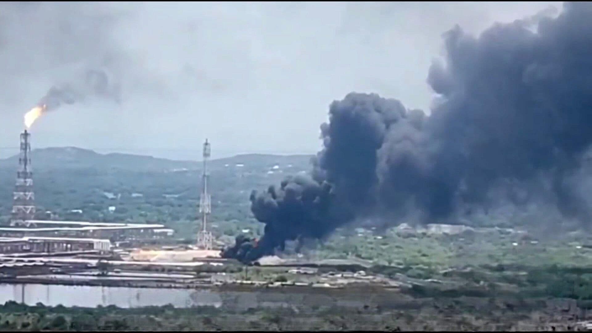 Impresionante Columna de Humo: Incendio en Refinería de Salina Cruz Alarma a Oaxaca
