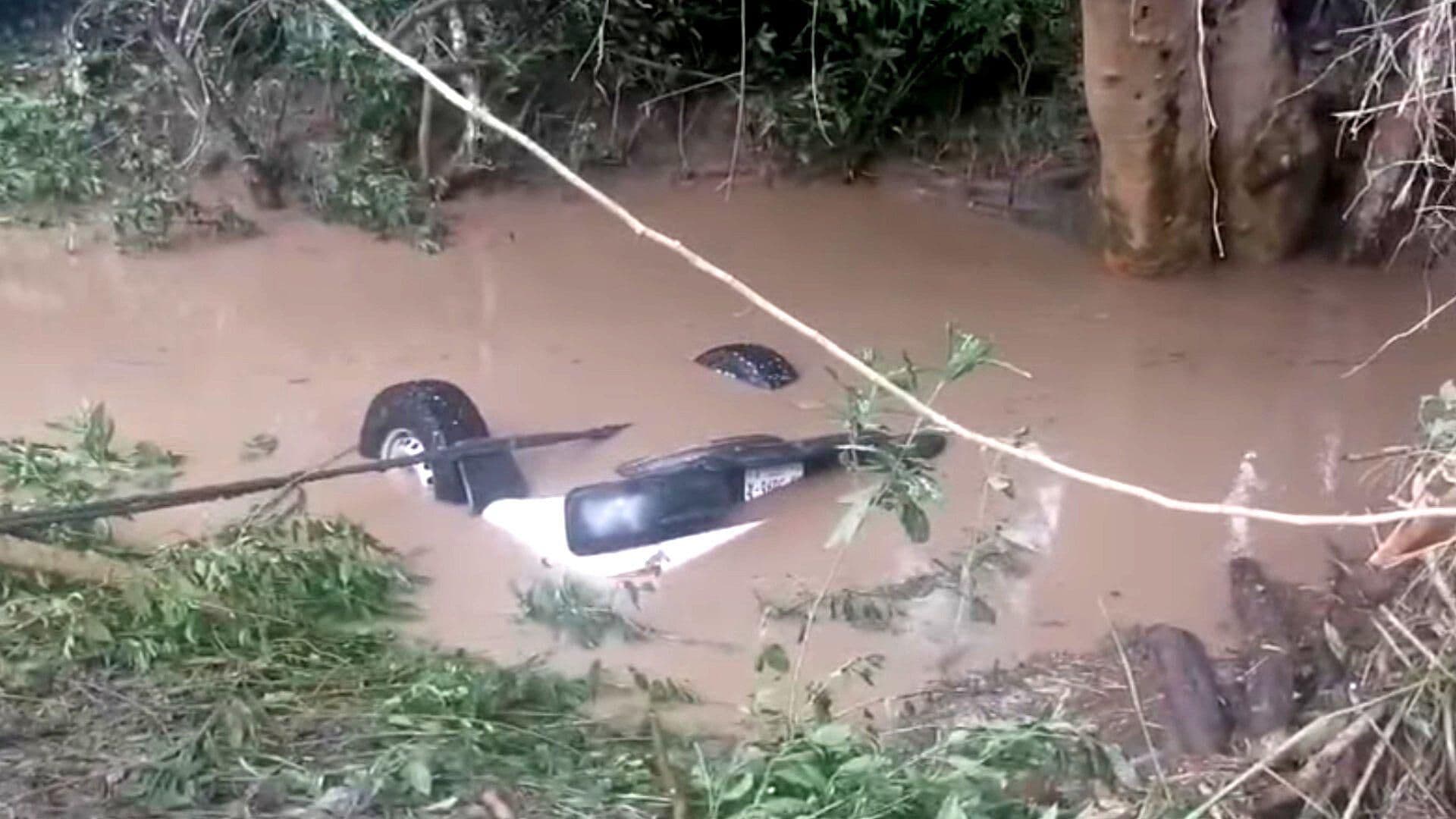 Muere Sacerdote de San Andrés Tuxtla Arrastrado por Corriente tras Fuertes Lluvias en Veracruz