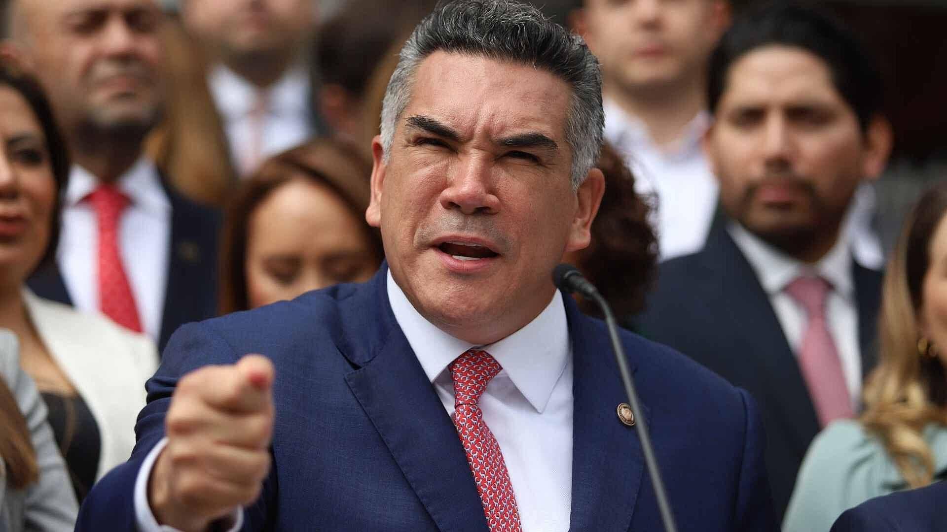 Notifican a Alejandro Moreno sobre Solicitud de Desafuero en su Contra: ¿Cuál es el Motivo?
