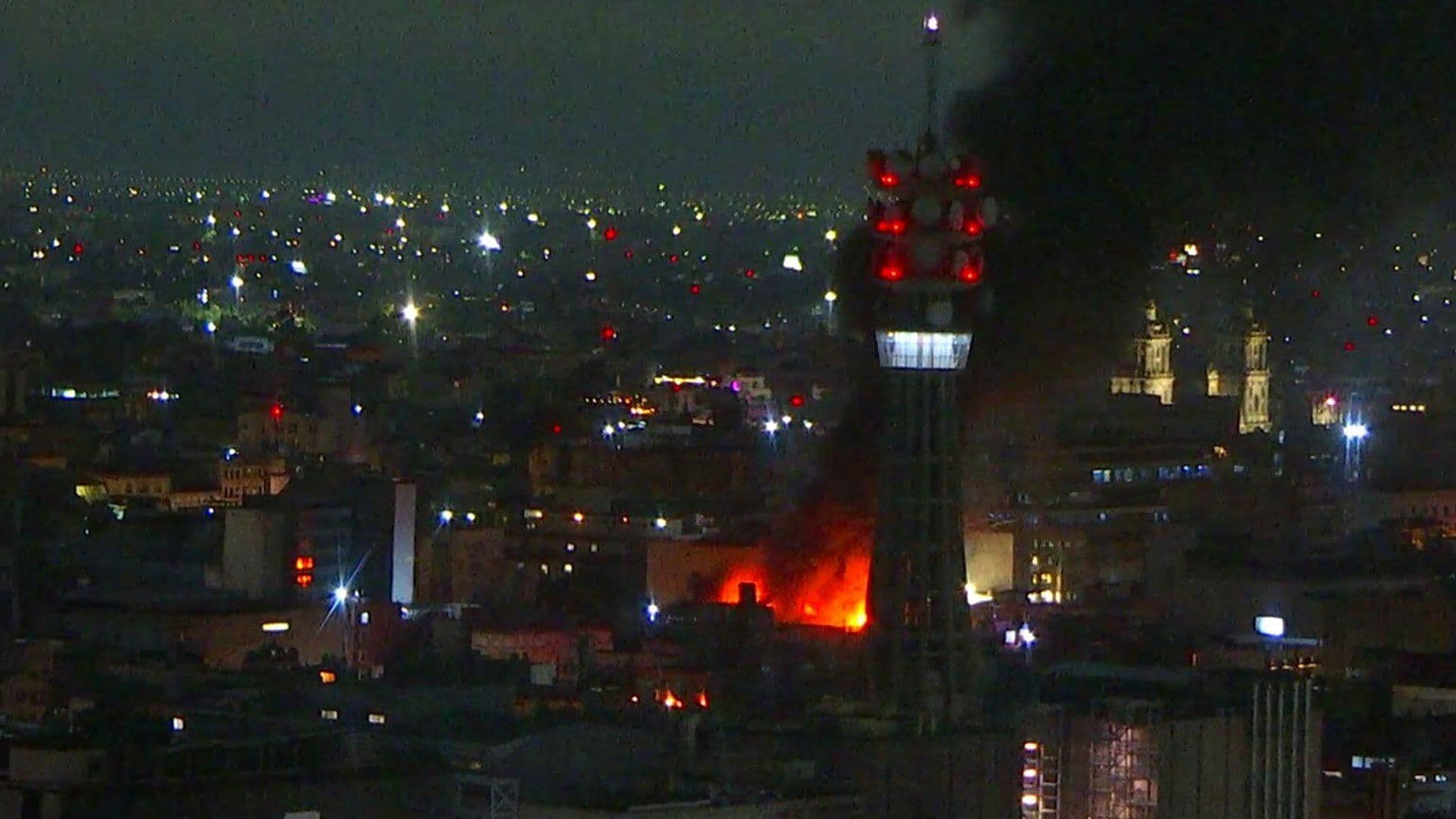 Incendio Consume Bodega en el Centro Histórico de la Ciudad de México
