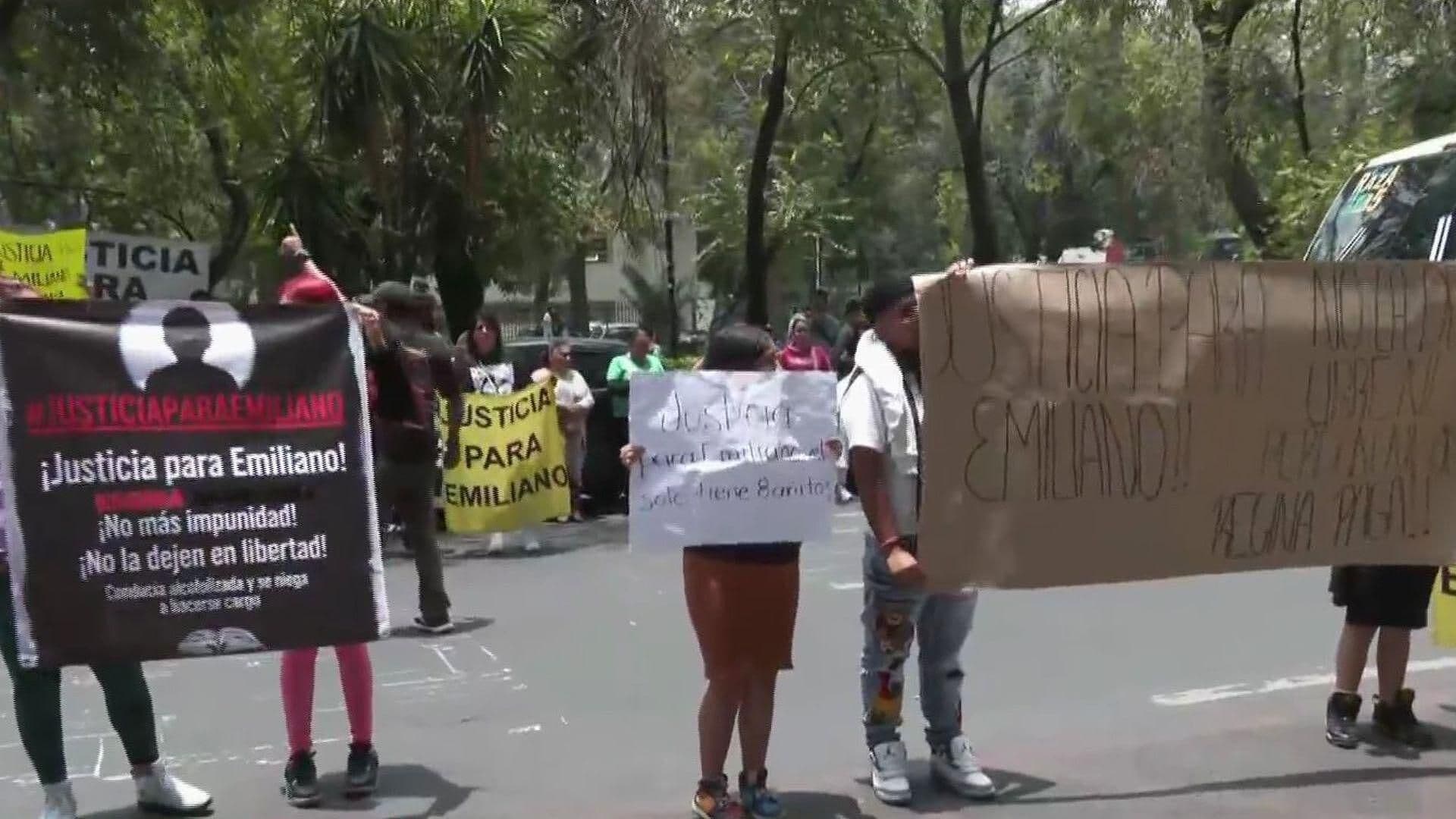 Manifestantes Bloquean Sullivan para Pedir Justicia por Emiliano, Menor Atropellado en CDMX